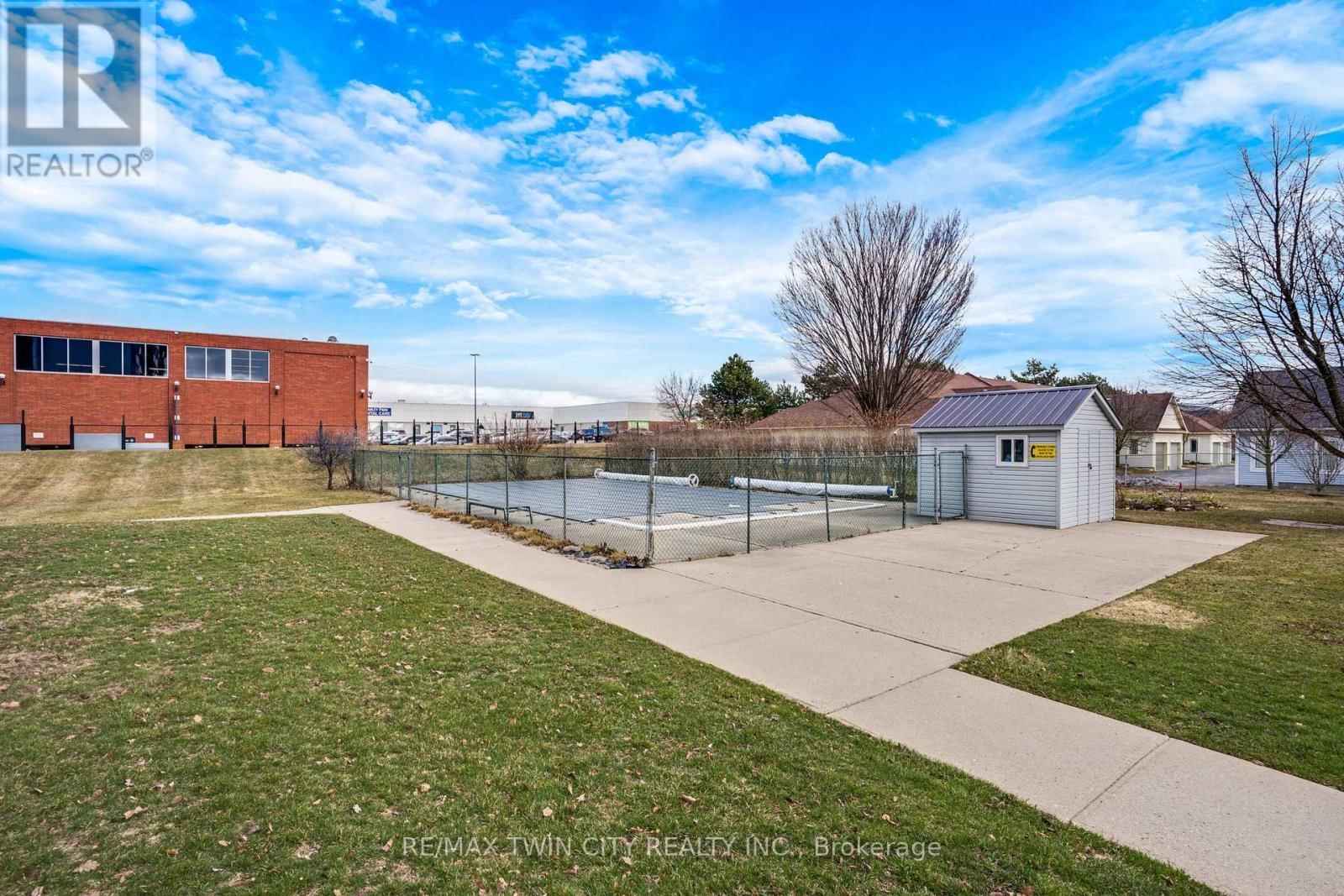 708 - 24 MIDLAND DRIVE Image 39