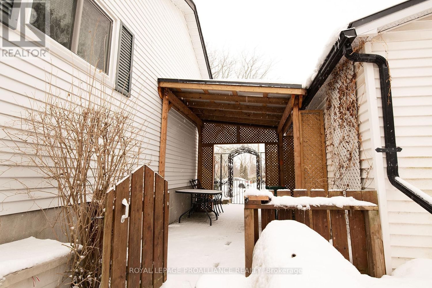 35 MORRIS DRIVE Image 24