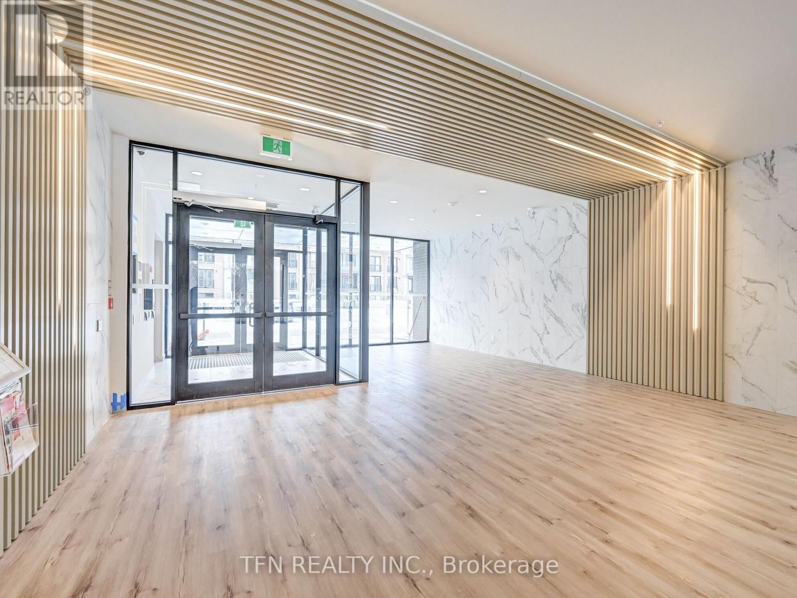 307 - 107 ROGERS STREET NORTH Image 13