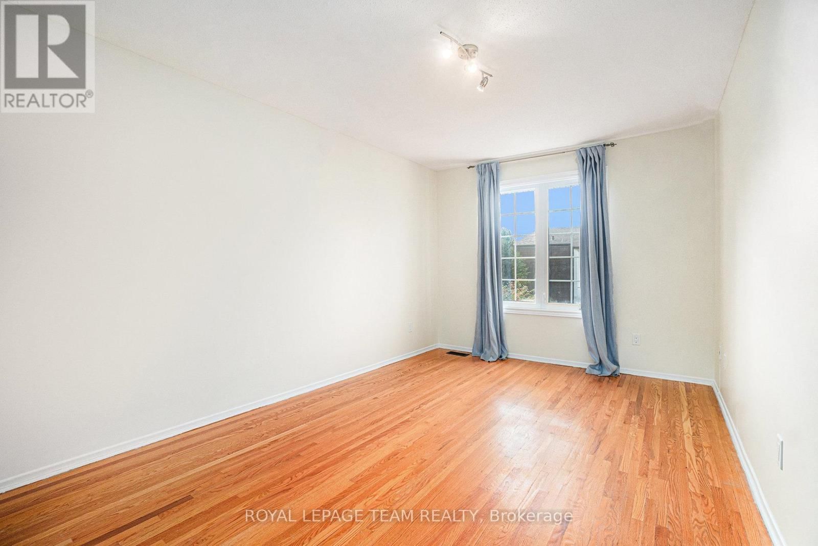 440 KINTYRE PRIVATE Image 15