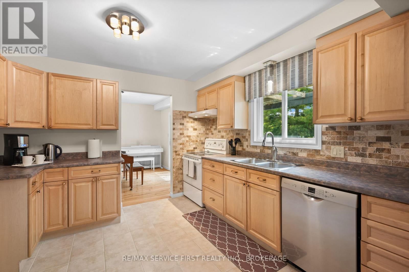 199 SPLINTER COURT Image 18