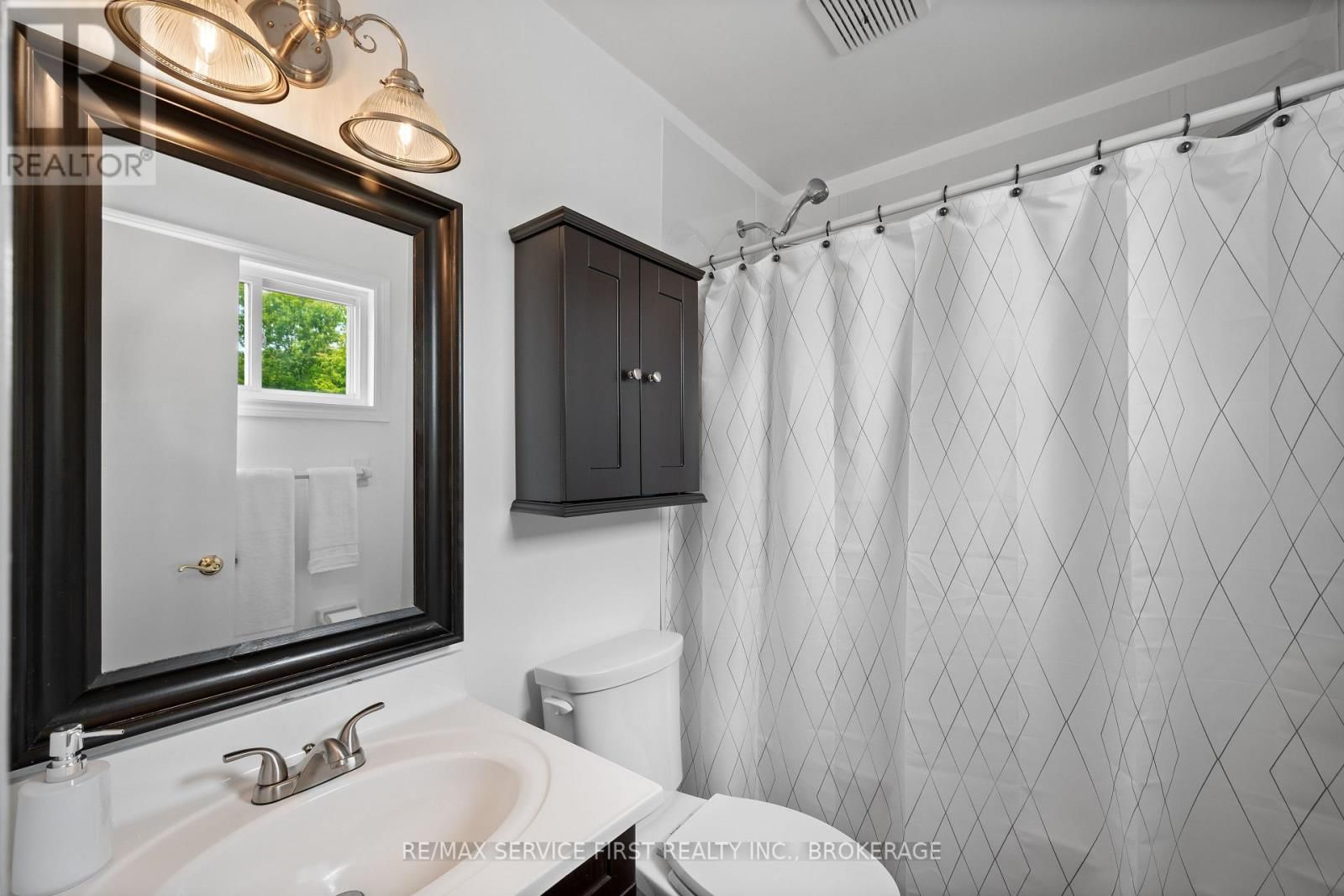 199 SPLINTER COURT Image 24