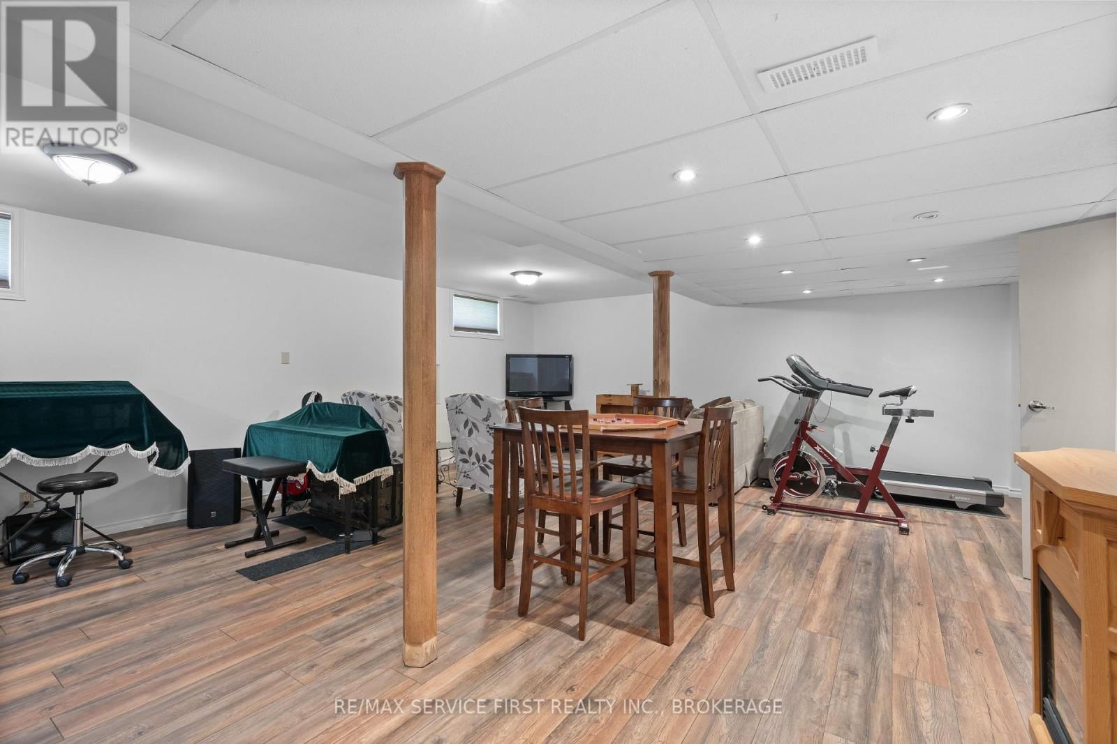 199 SPLINTER COURT Image 34