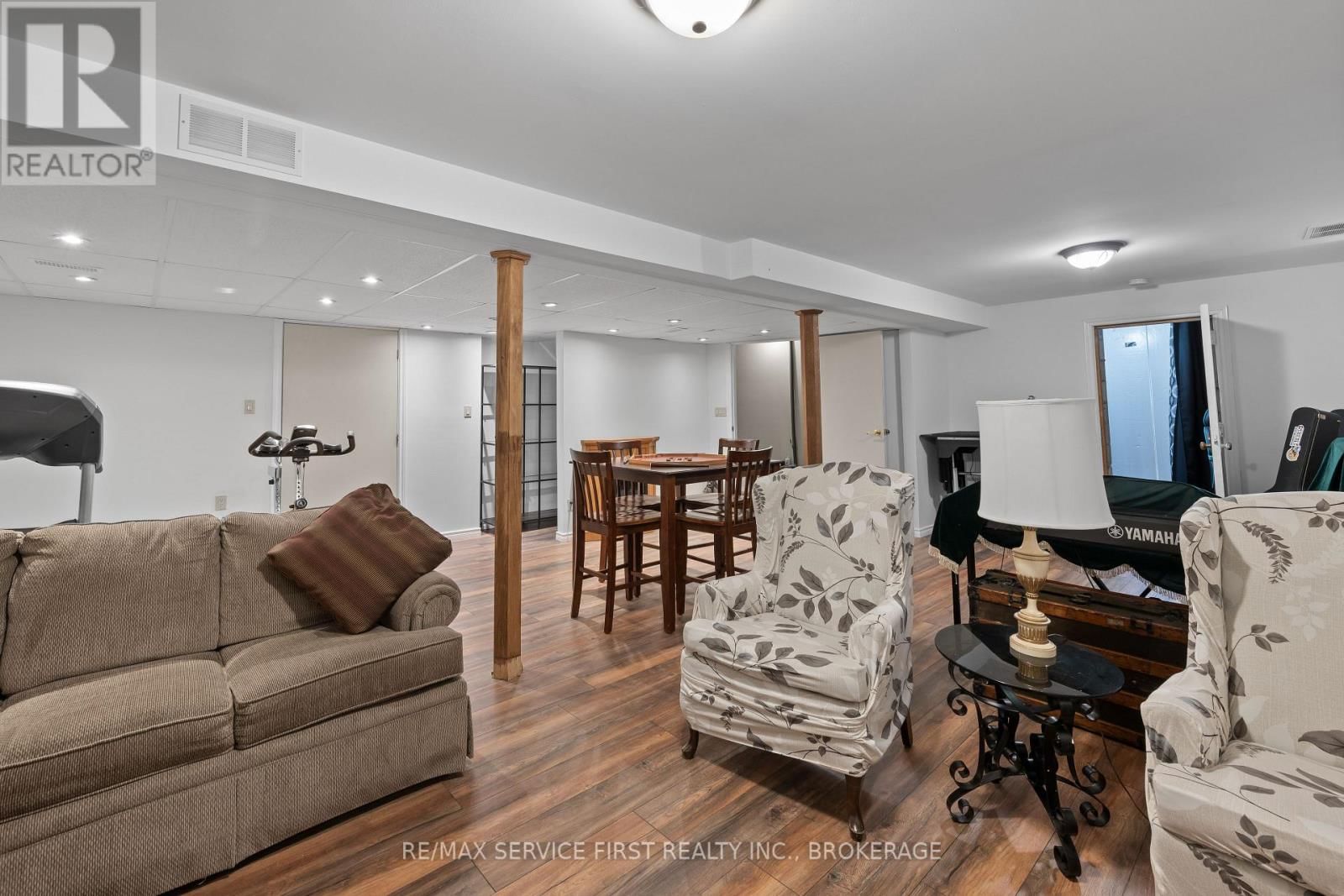 199 SPLINTER COURT Image 35