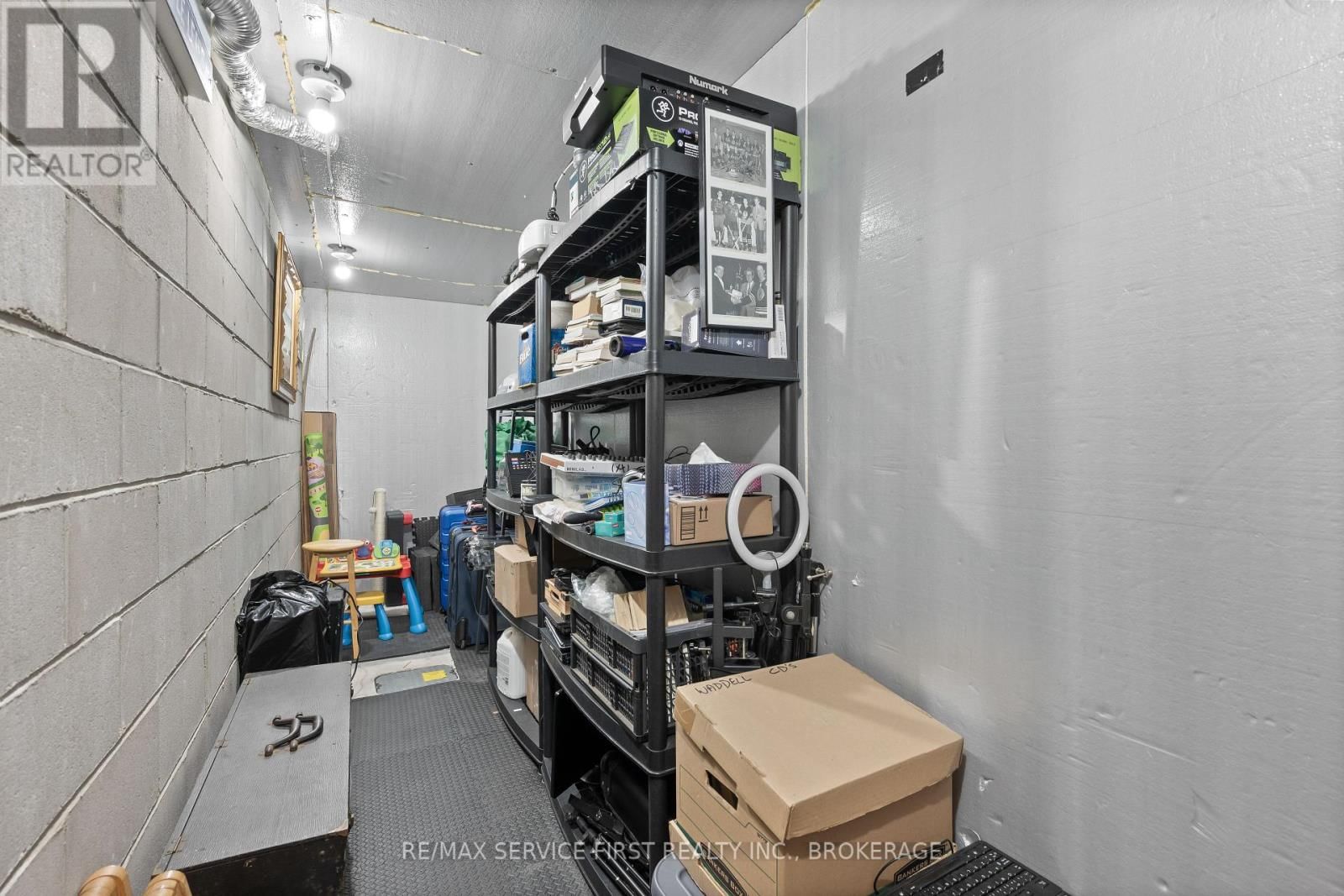 199 SPLINTER COURT Image 38