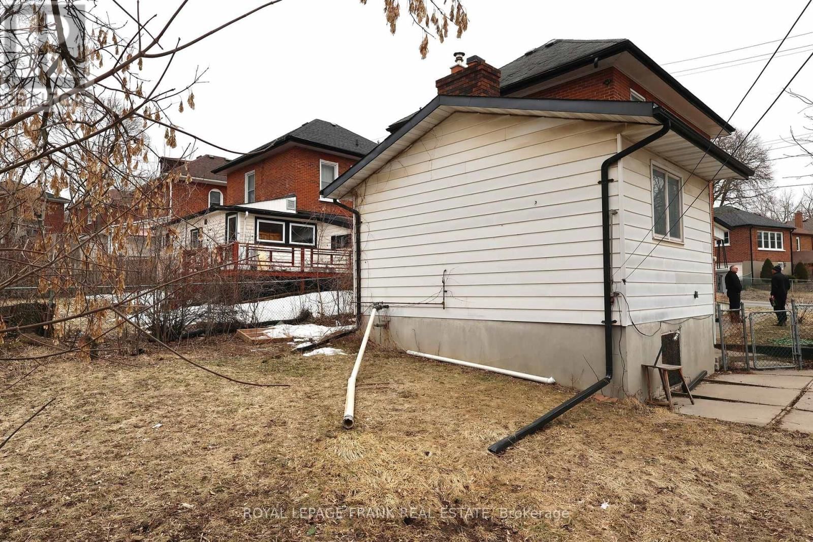 294 PARKHILL ROAD WEST Image 33