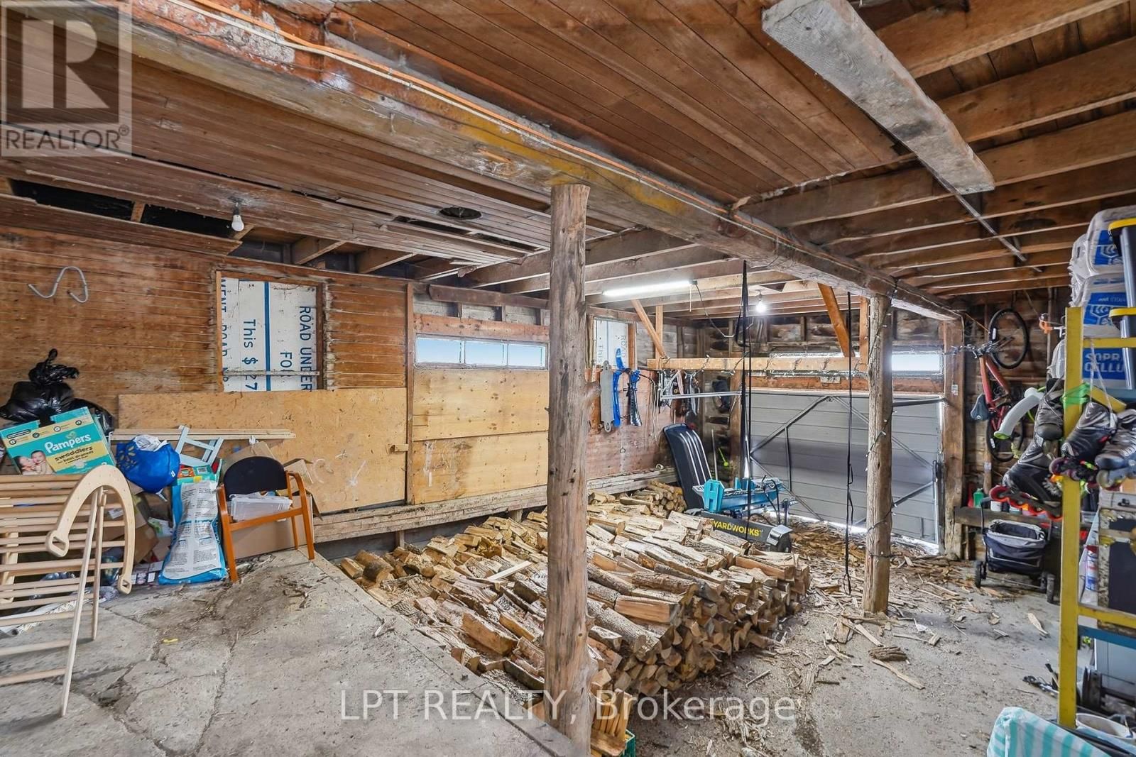 21630 LAGGAN-GLENELG ROAD Image 28