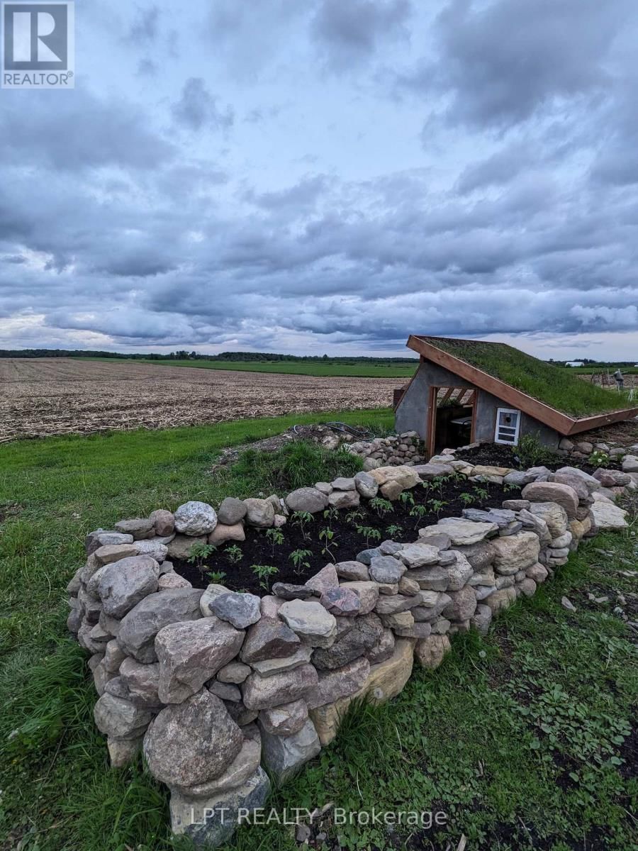 21630 LAGGAN-GLENELG ROAD Image 38