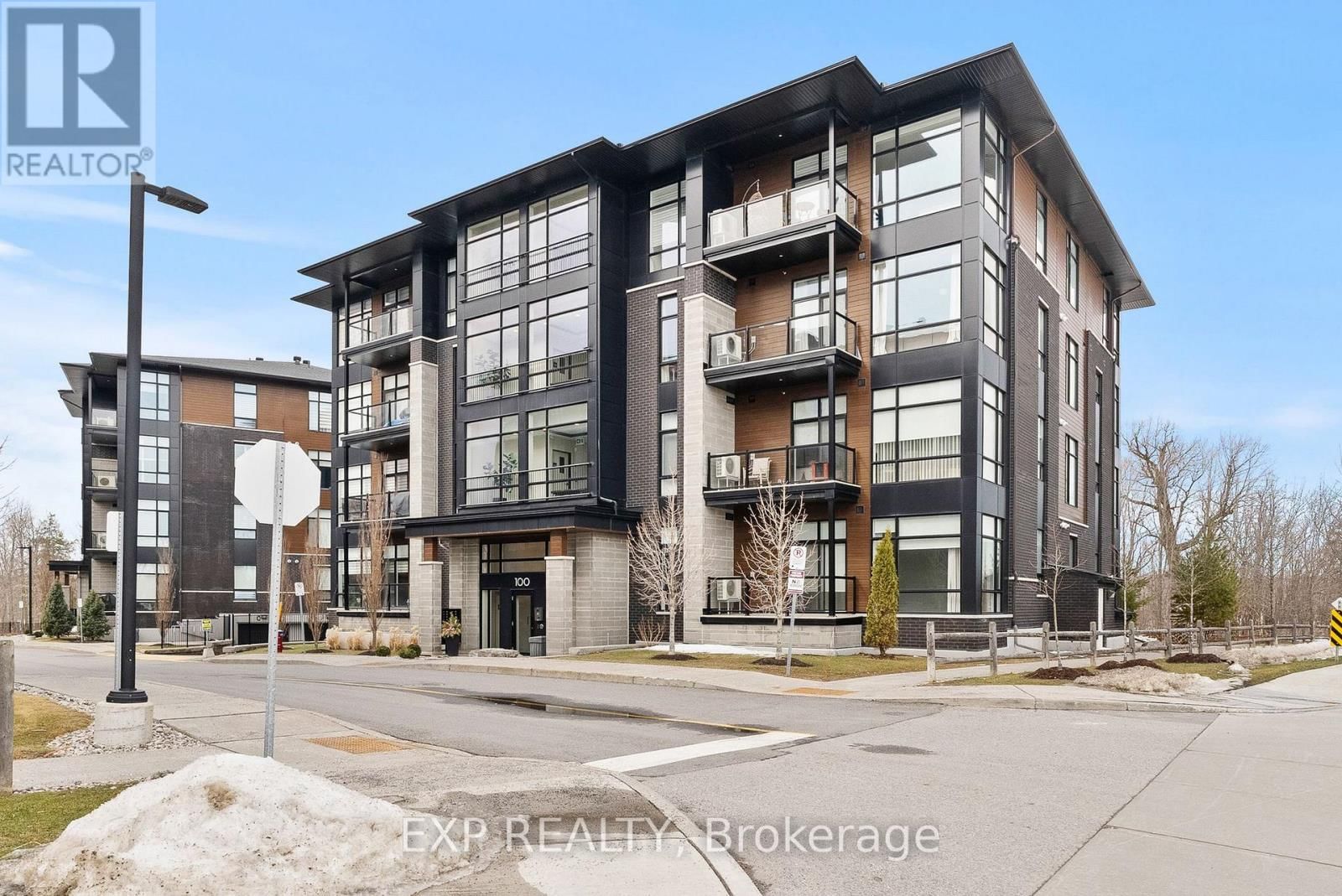 301 - 100 CORTILE PRIVATE Image 1