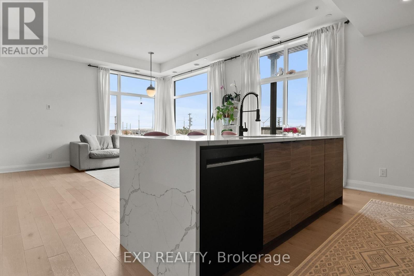 301 - 100 CORTILE PRIVATE Image 12