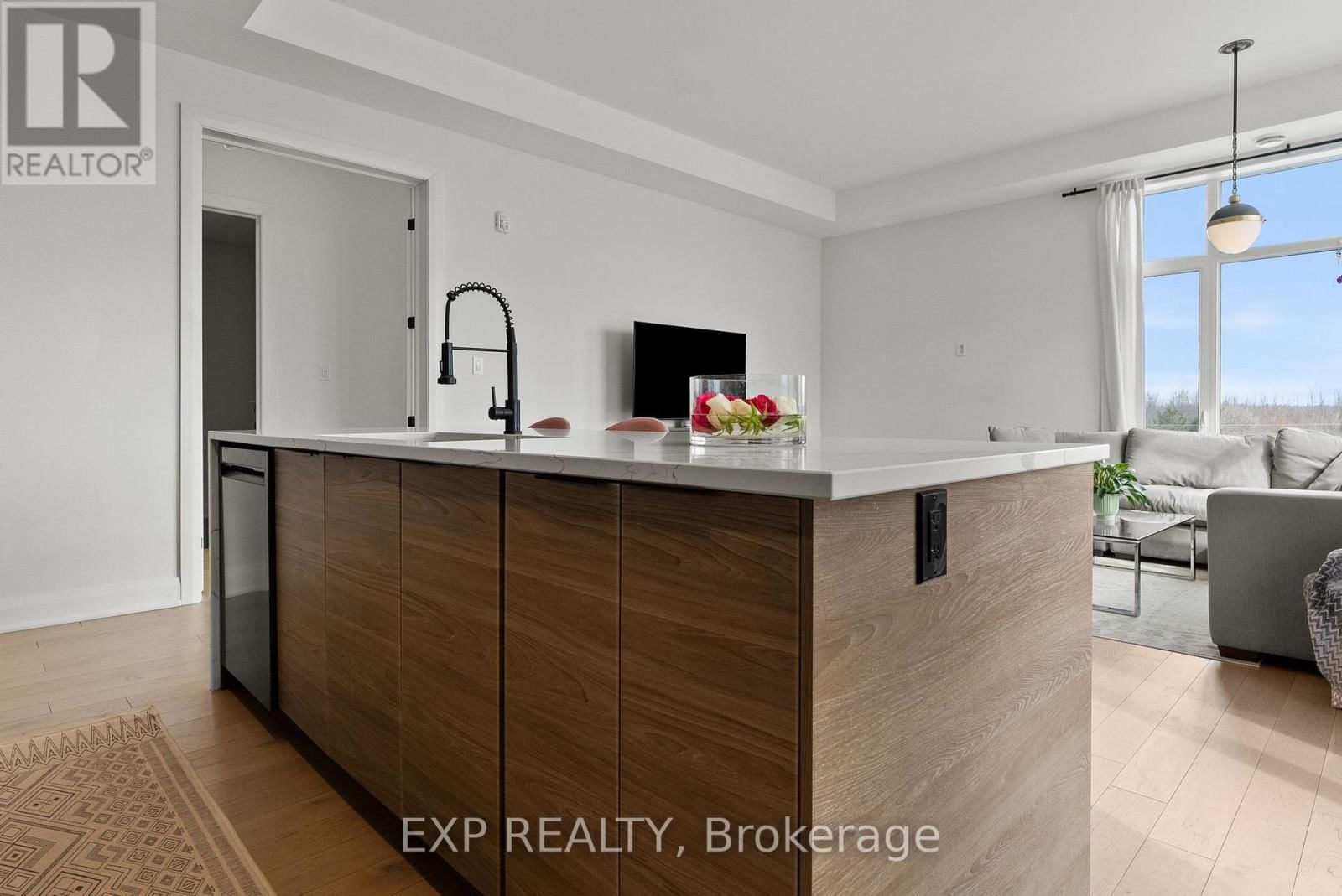 301 - 100 CORTILE PRIVATE Image 13