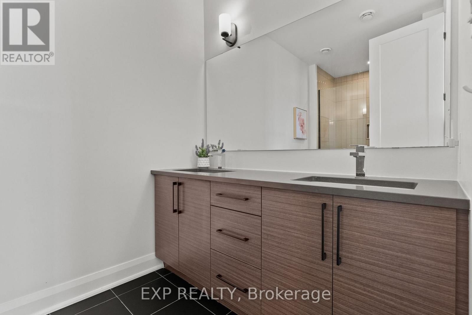 301 - 100 CORTILE PRIVATE Image 23