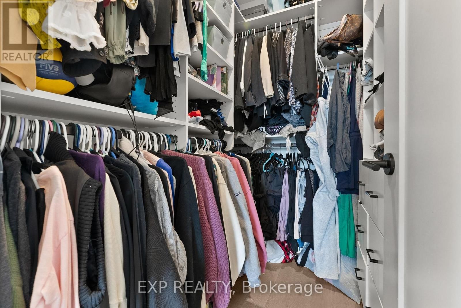 301 - 100 CORTILE PRIVATE Image 24