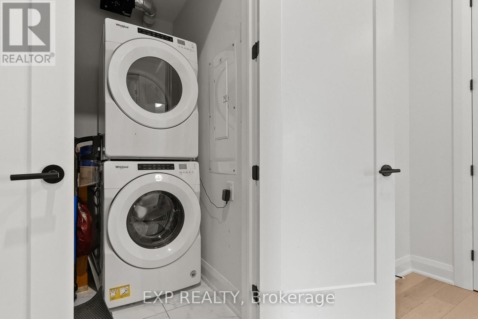 301 - 100 CORTILE PRIVATE Image 28