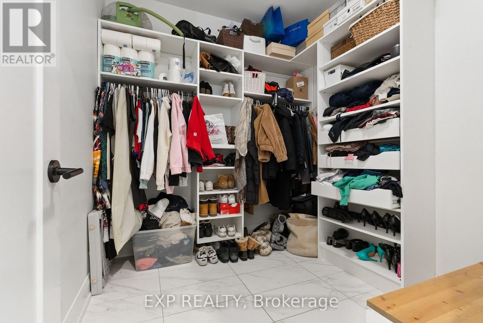 301 - 100 CORTILE PRIVATE Image 29