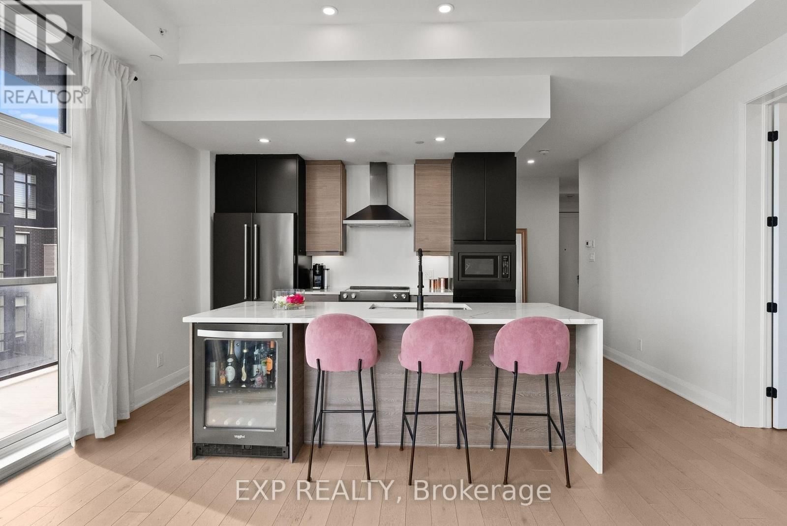 301 - 100 CORTILE PRIVATE Image 6