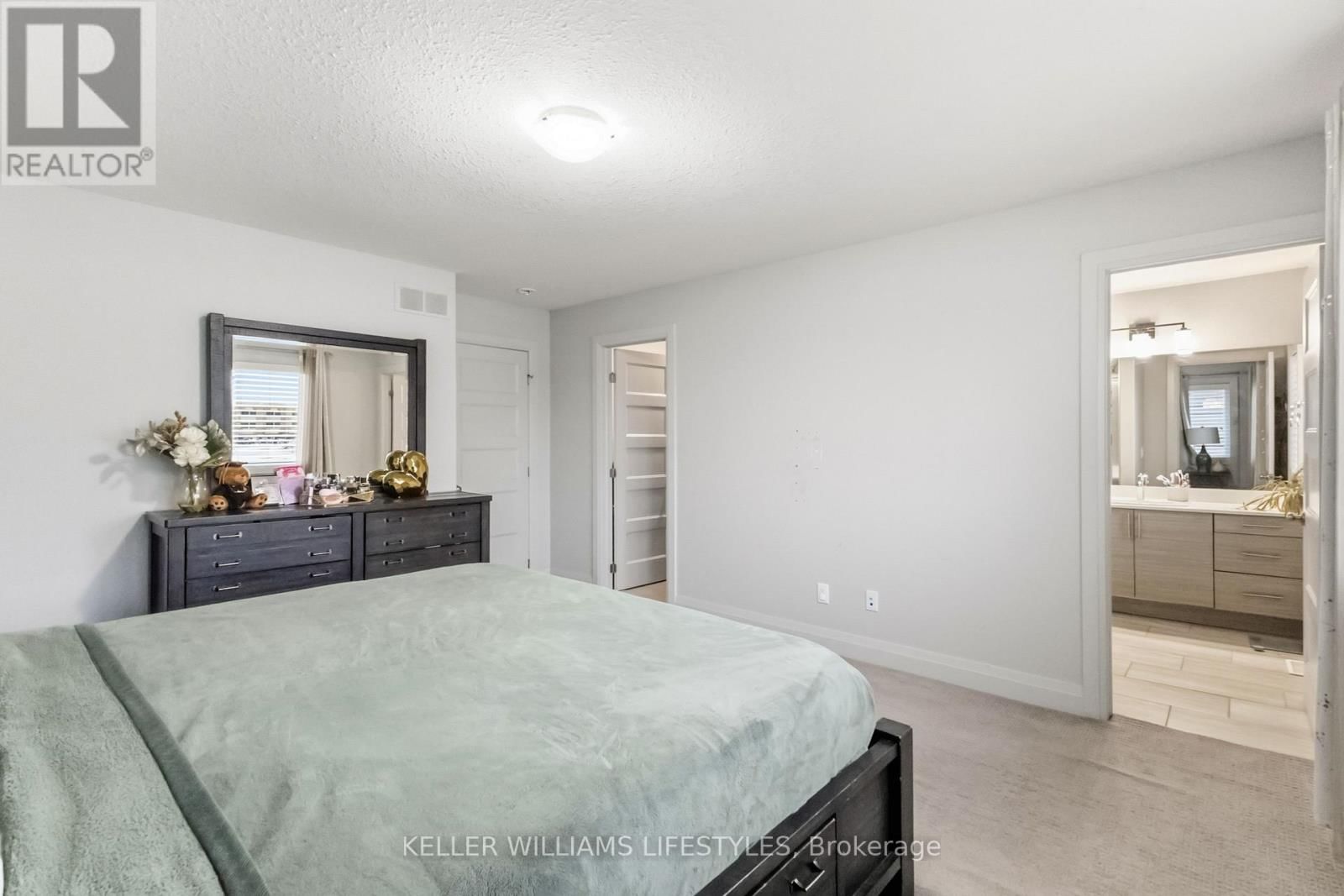 114 - 3025 SINGLETON AVENUE Image 16