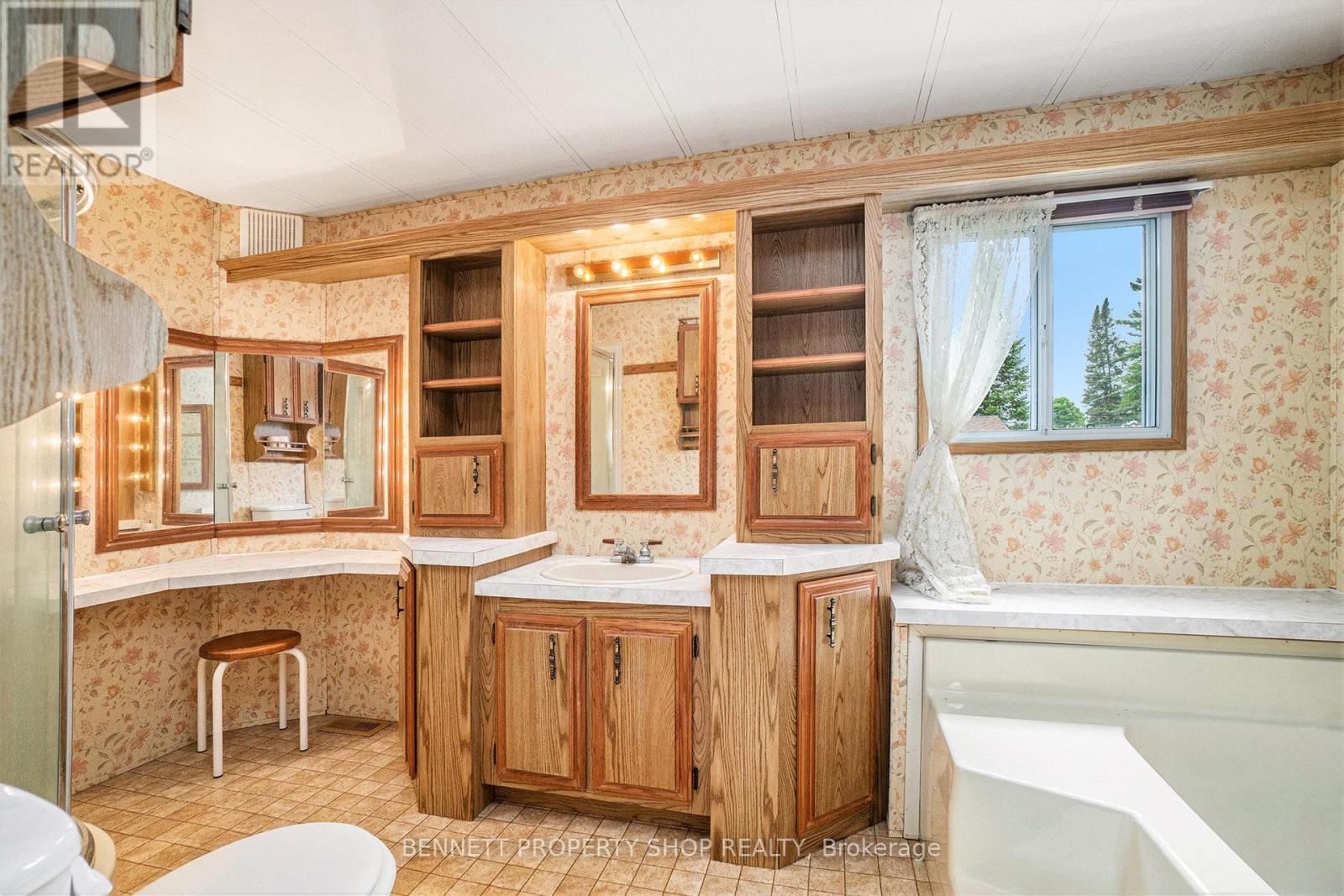 36 WOODSIDE LANE Image 14