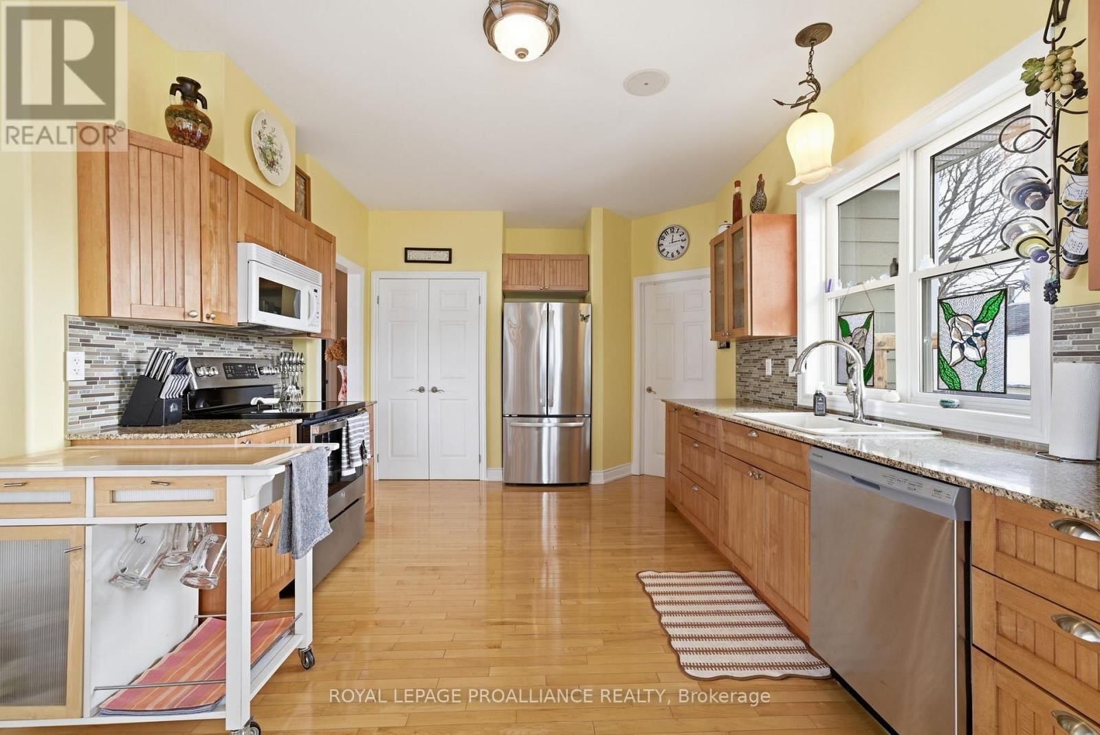 215 WATER STREET Image 12