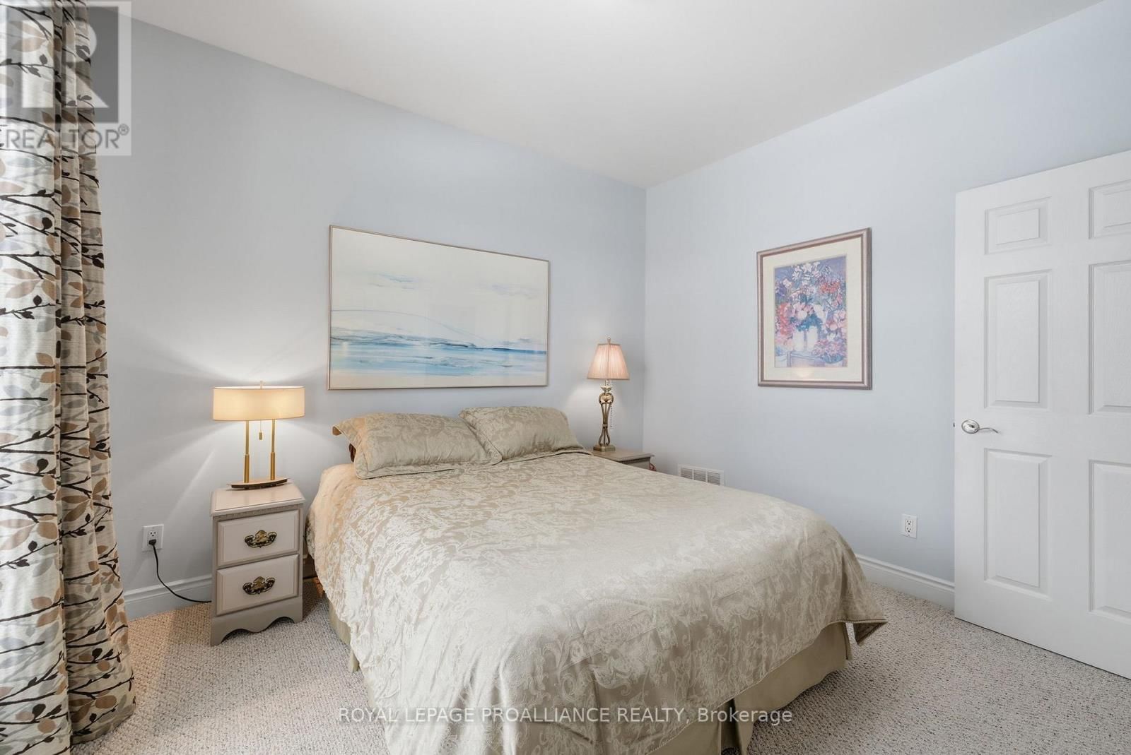 215 WATER STREET Image 20