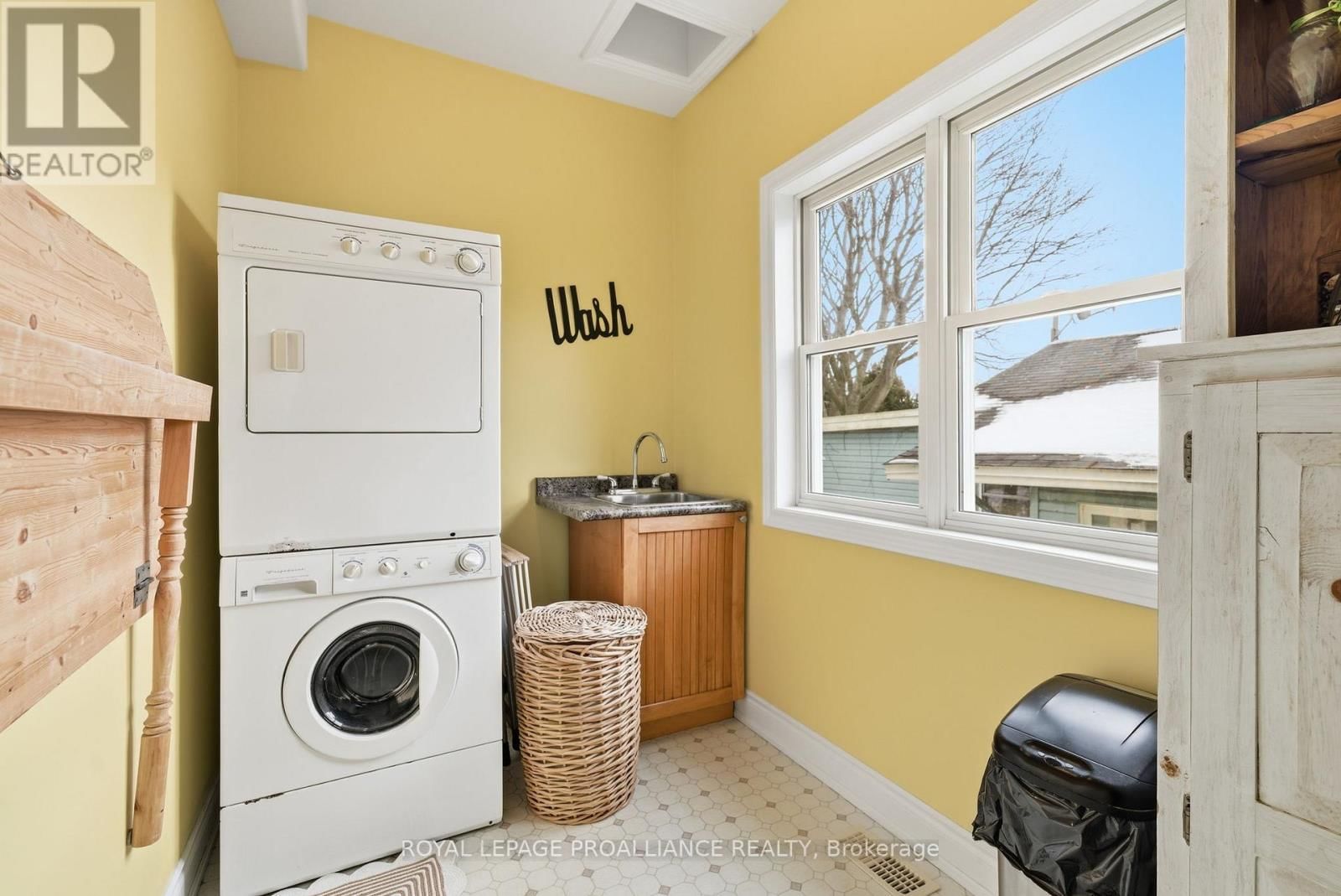 215 WATER STREET Image 24