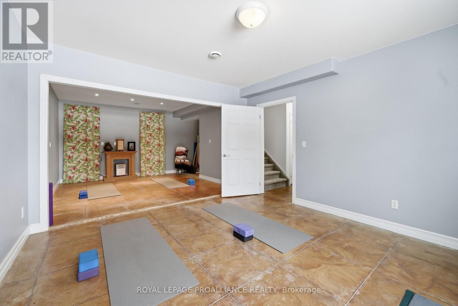 215 WATER STREET Image 38