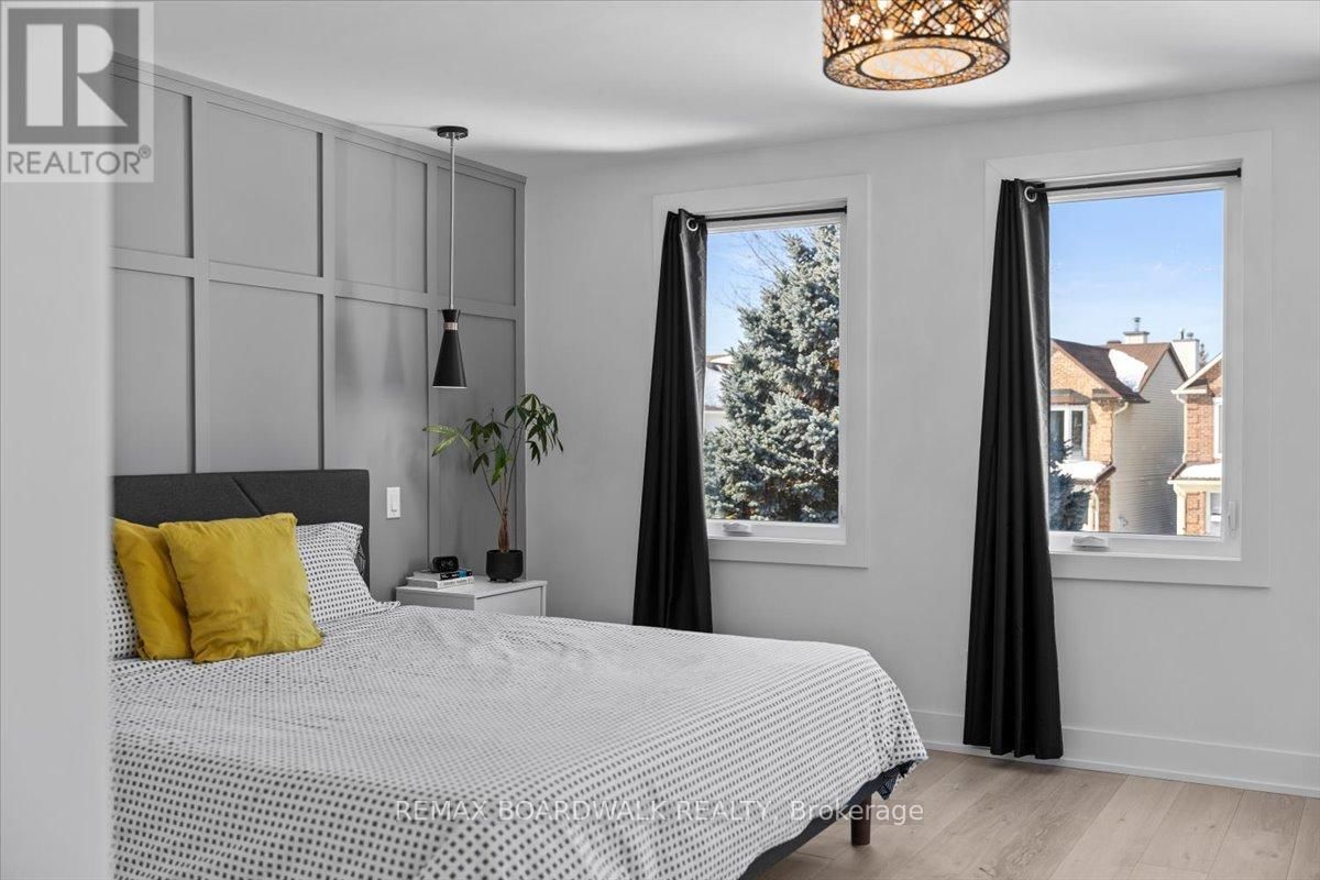 1535 KAMOURASKA CIRCLE Image 22