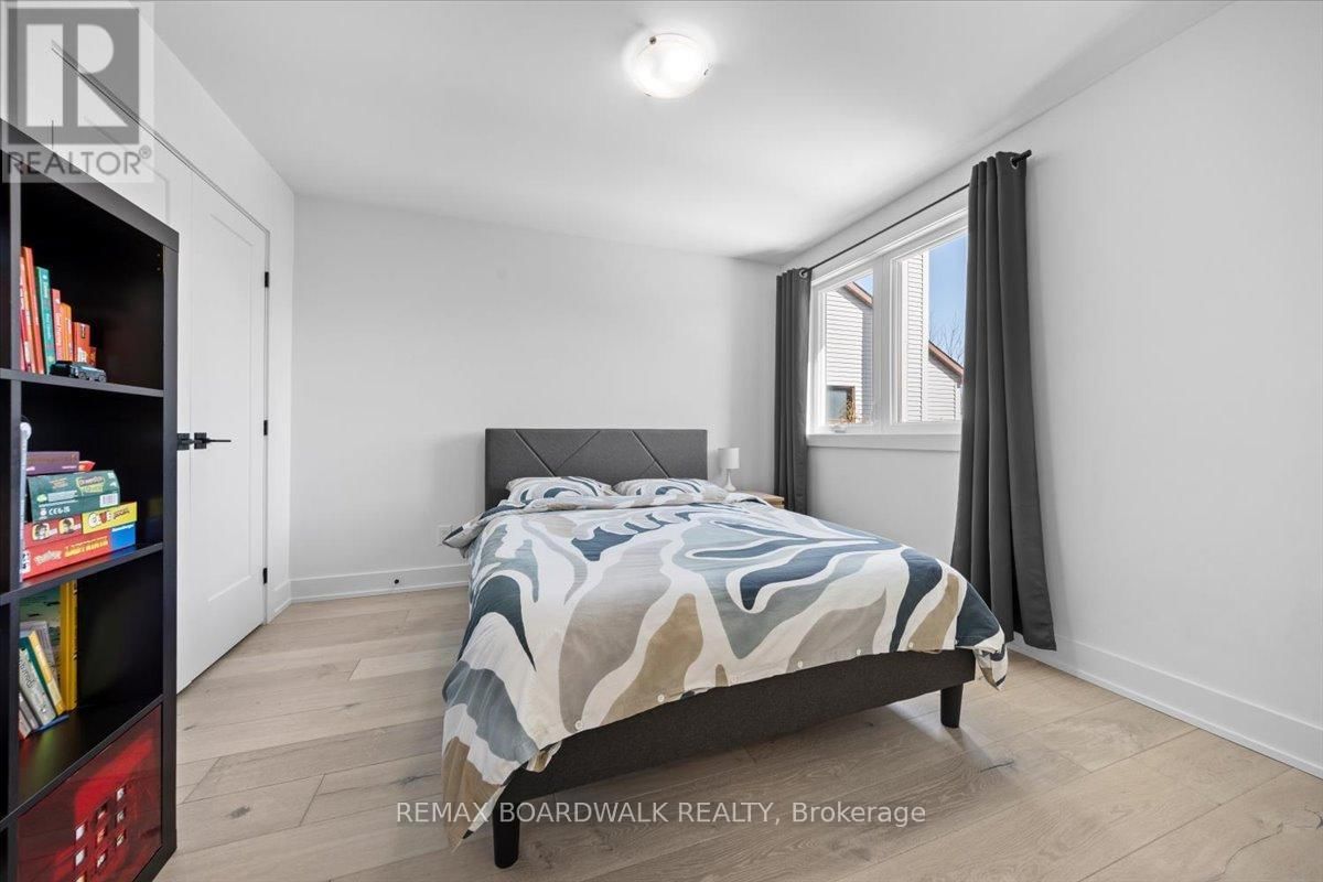 1535 KAMOURASKA CIRCLE Image 31