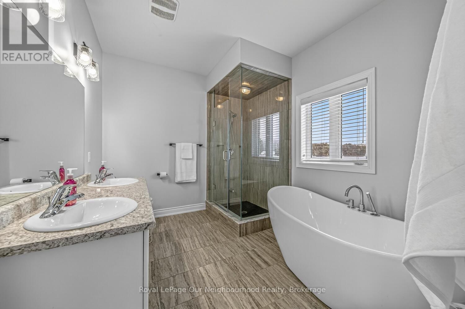 47 SONGBIRD CRESCENT Image 31