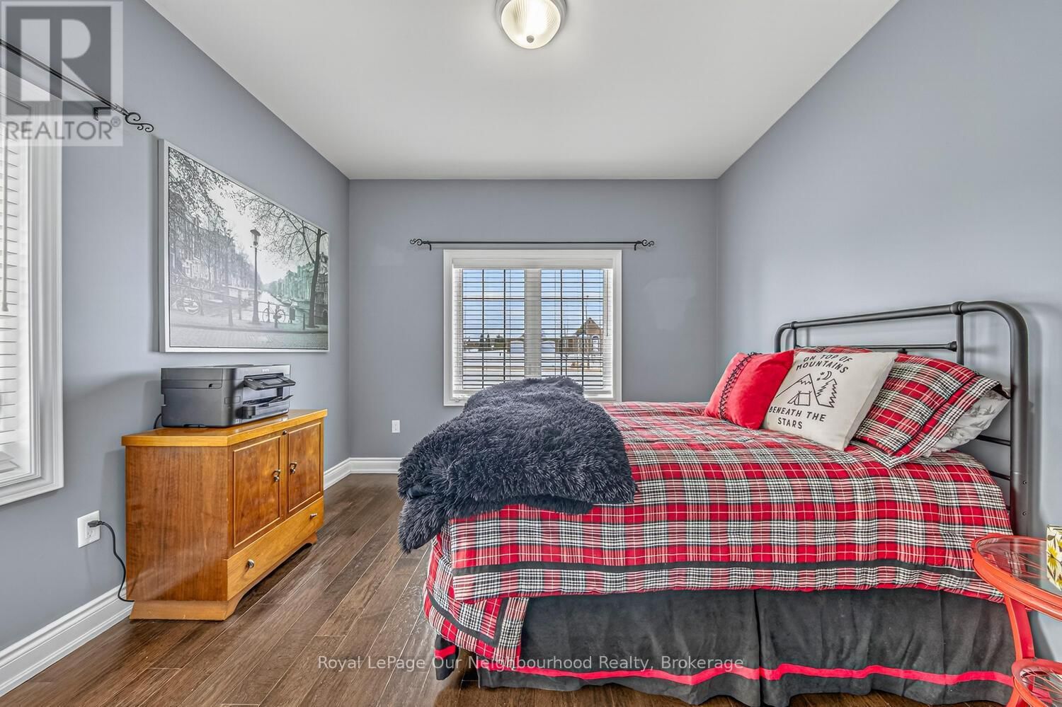 47 SONGBIRD CRESCENT Image 32