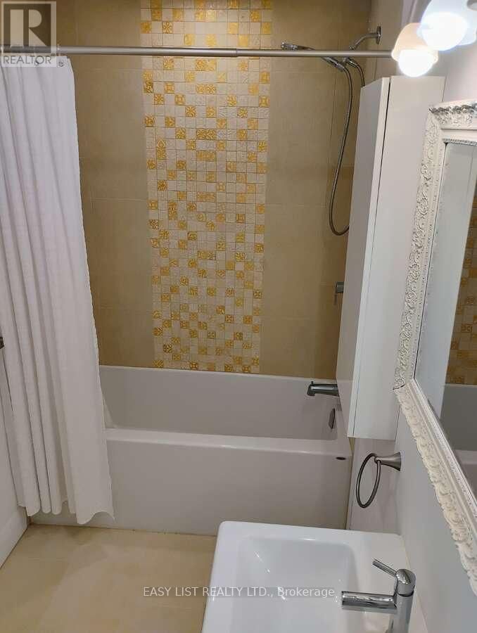 60 MARIPOSA AVENUE Image 30