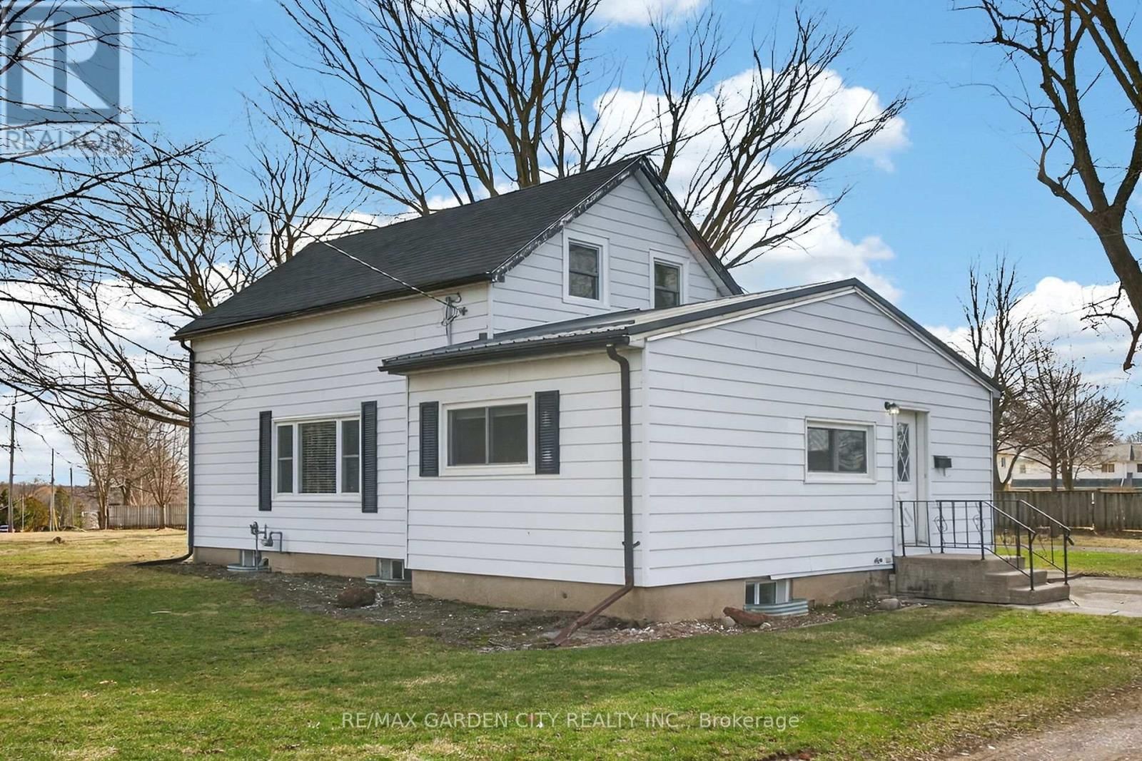 407 BELL STREET Image 23