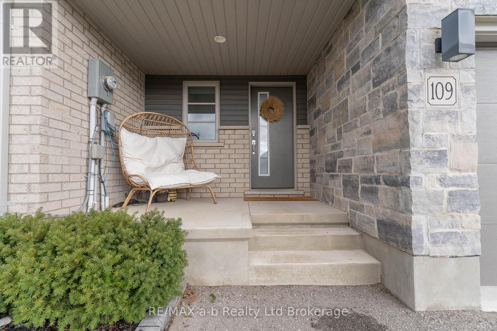 109 DENRICH AVENUE Image 2