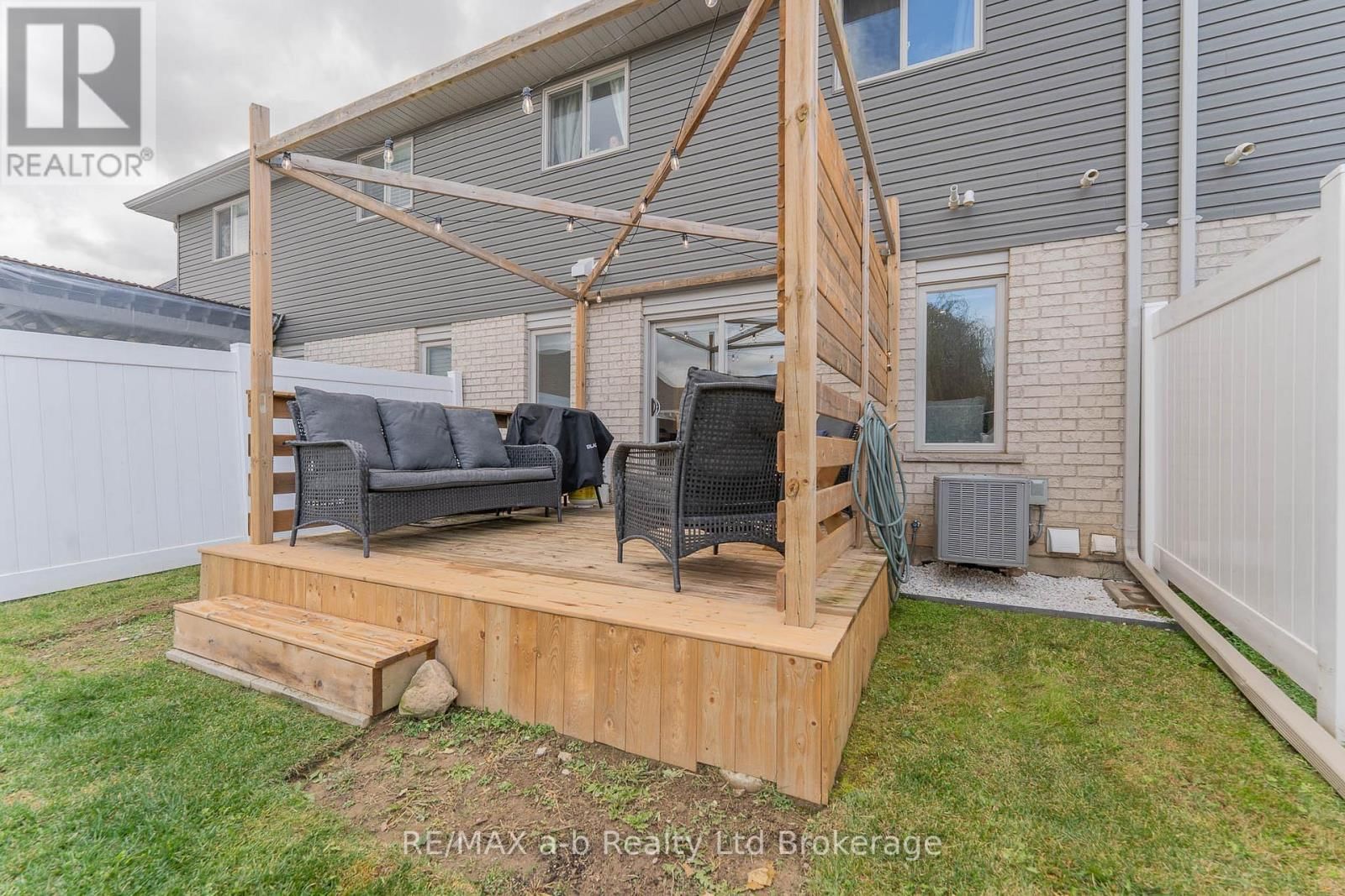 109 DENRICH AVENUE Image 28