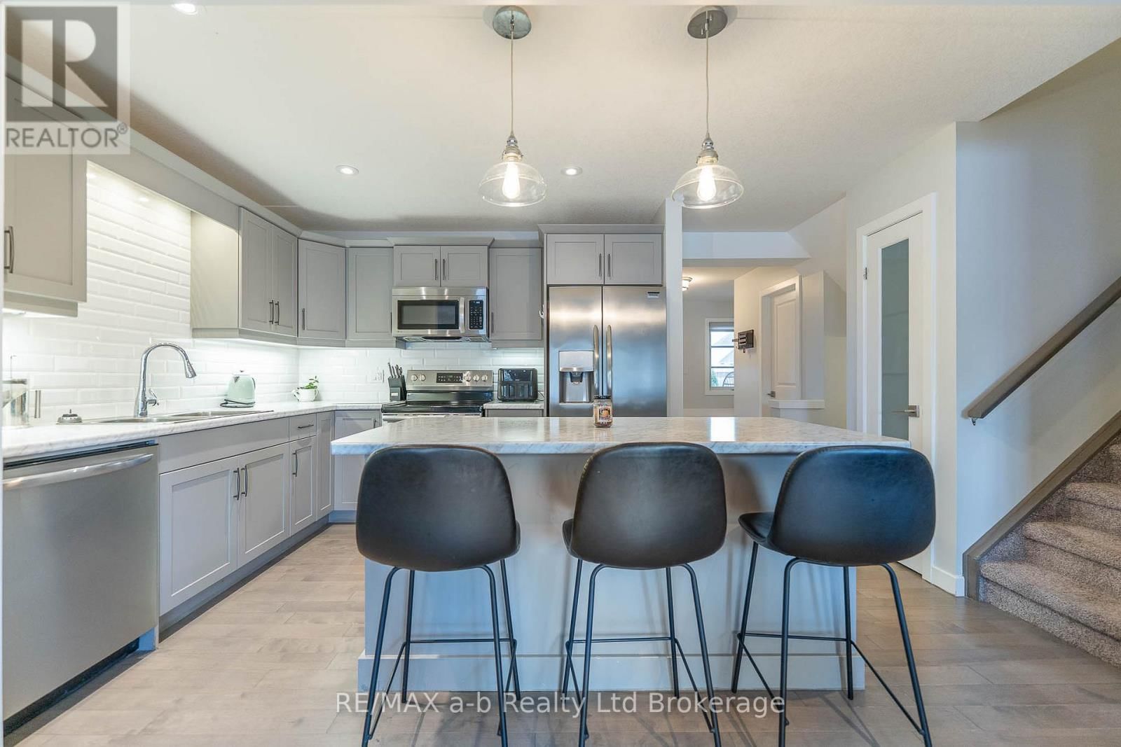 109 DENRICH AVENUE Image 7