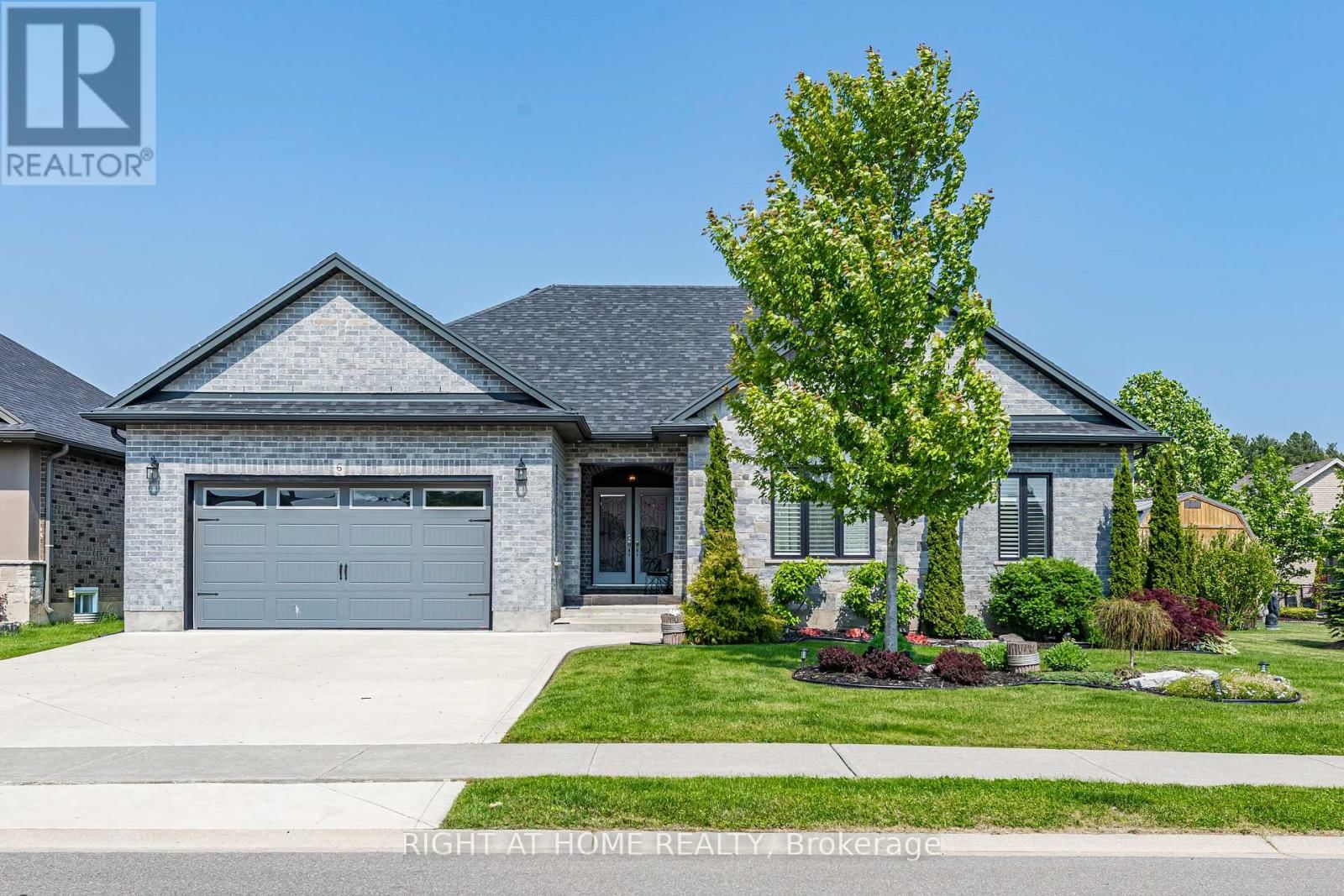 6 BLUENOSE DRIVE Image 4