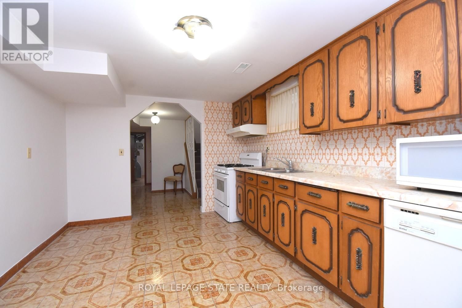 36 GLASSCO AVENUE NORTH Image 31