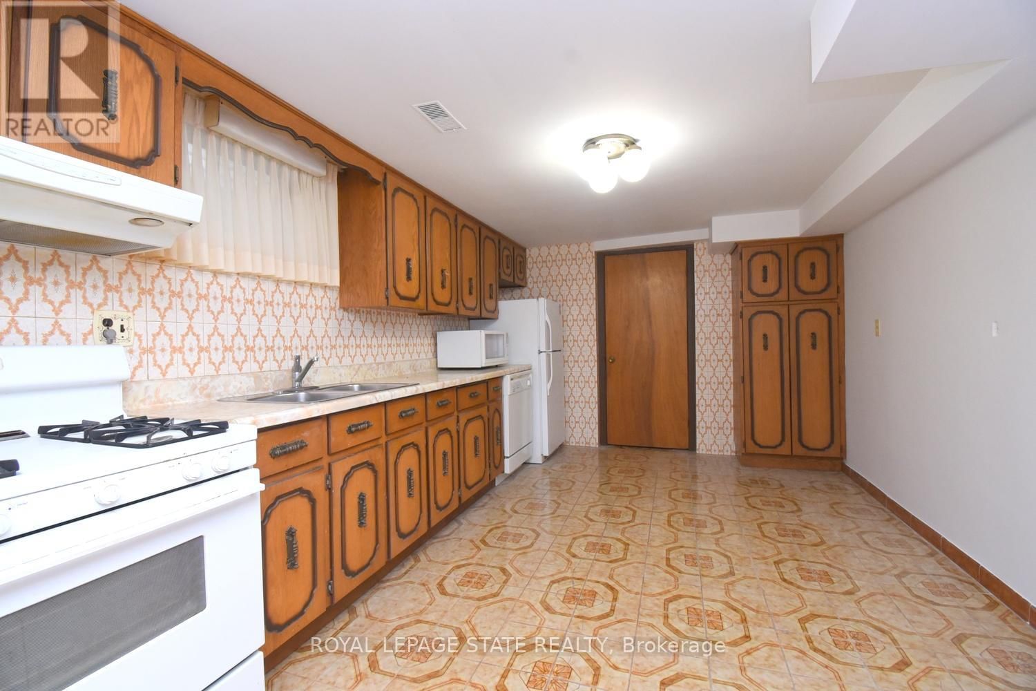 36 GLASSCO AVENUE NORTH Image 32