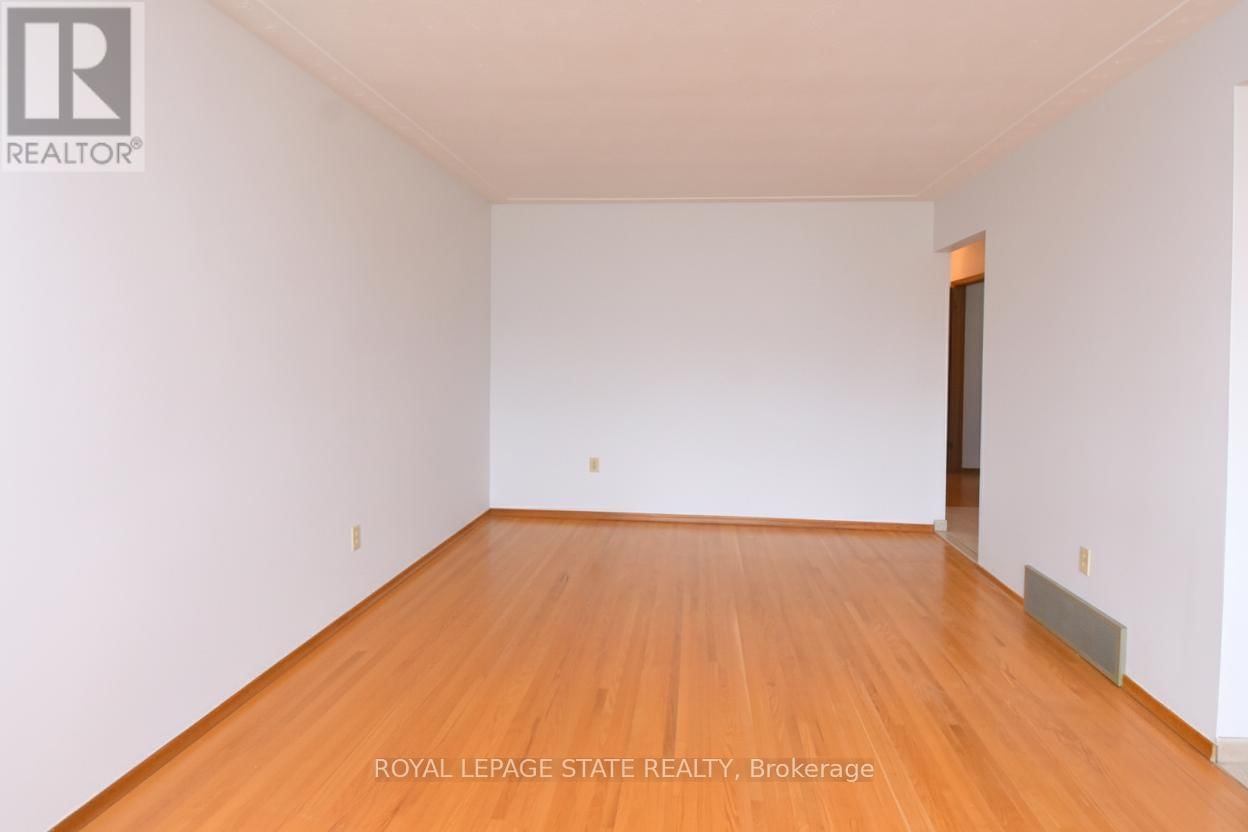 36 GLASSCO AVENUE NORTH Image 8