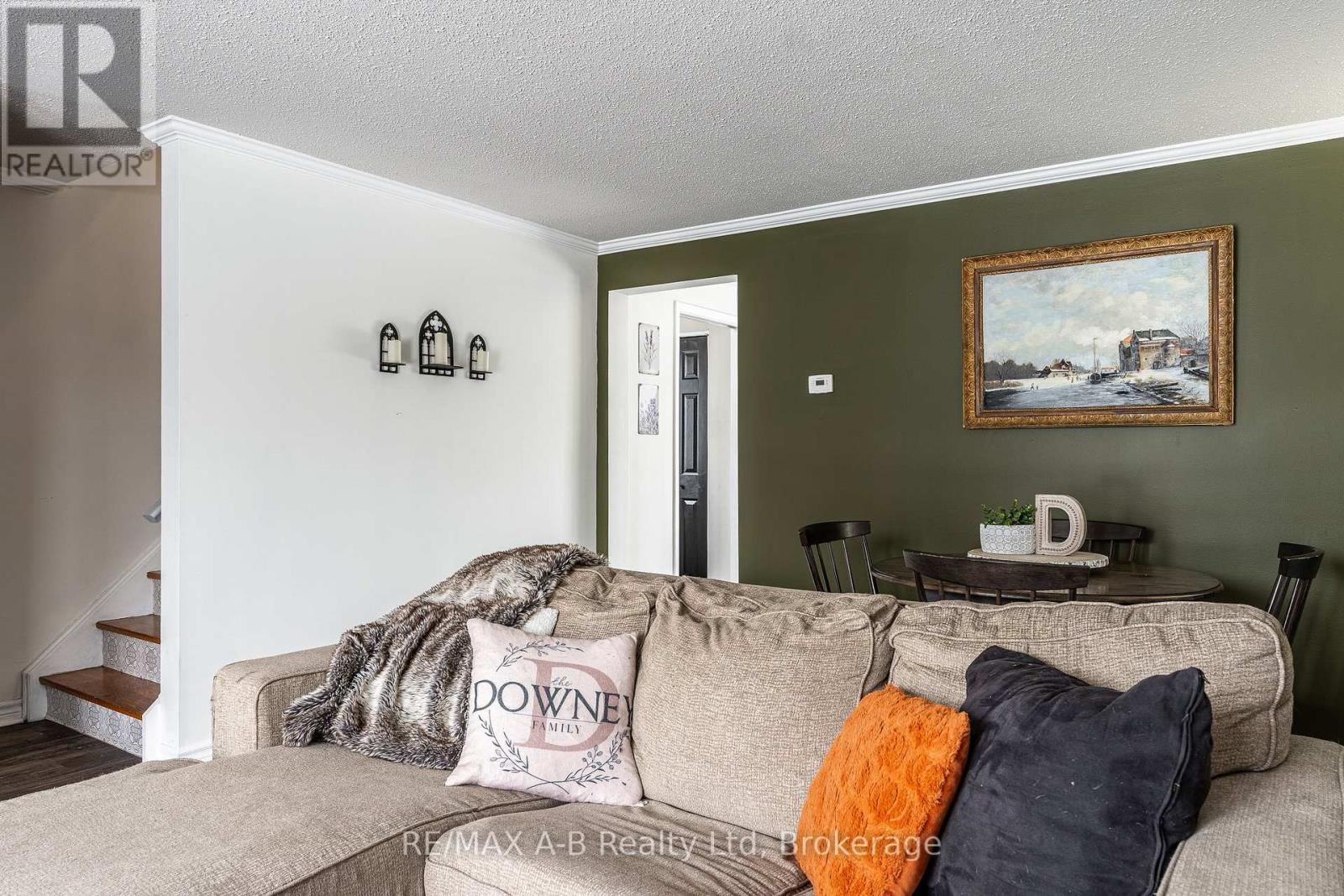 651 DEVON STREET Image 13