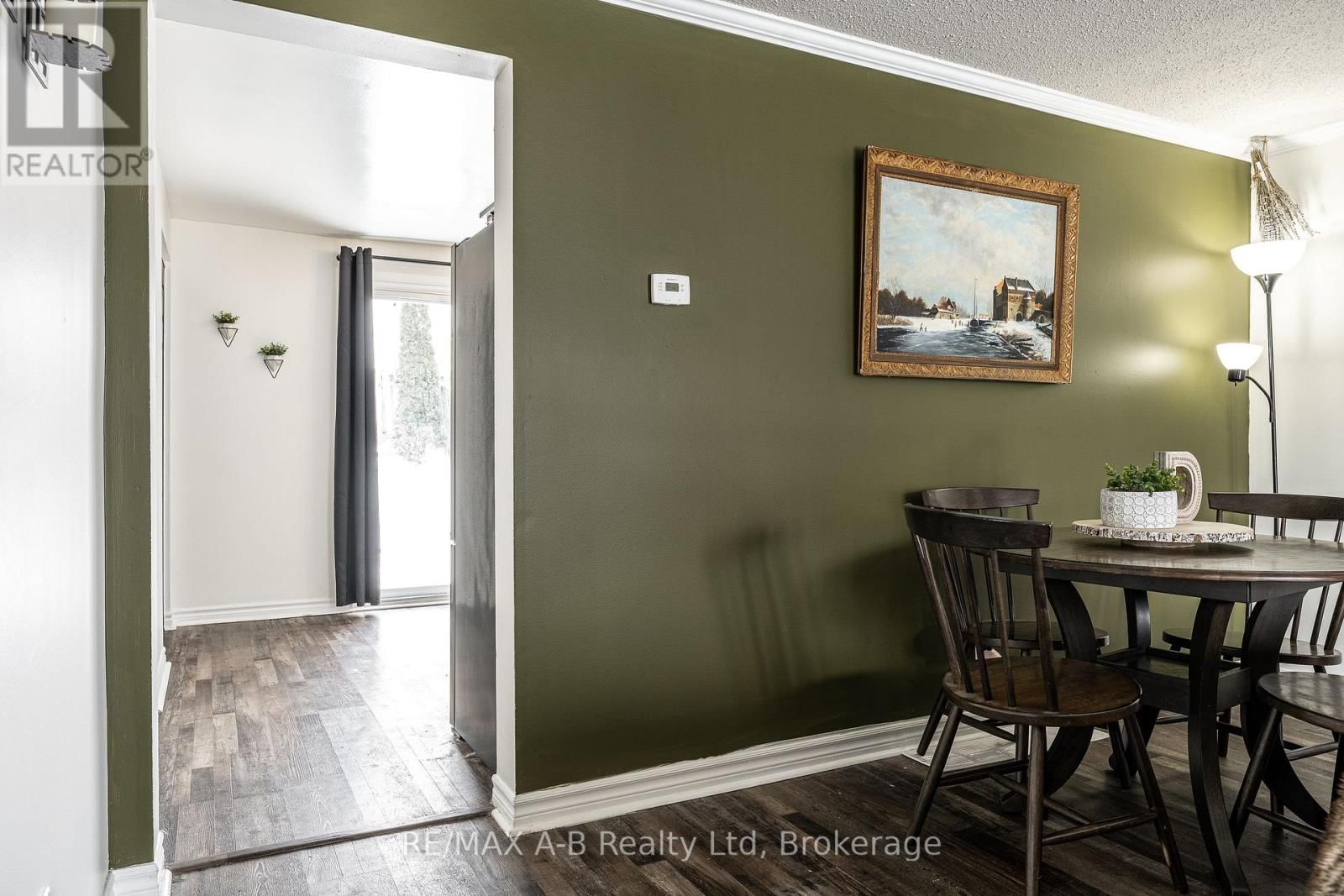 651 DEVON STREET Image 15