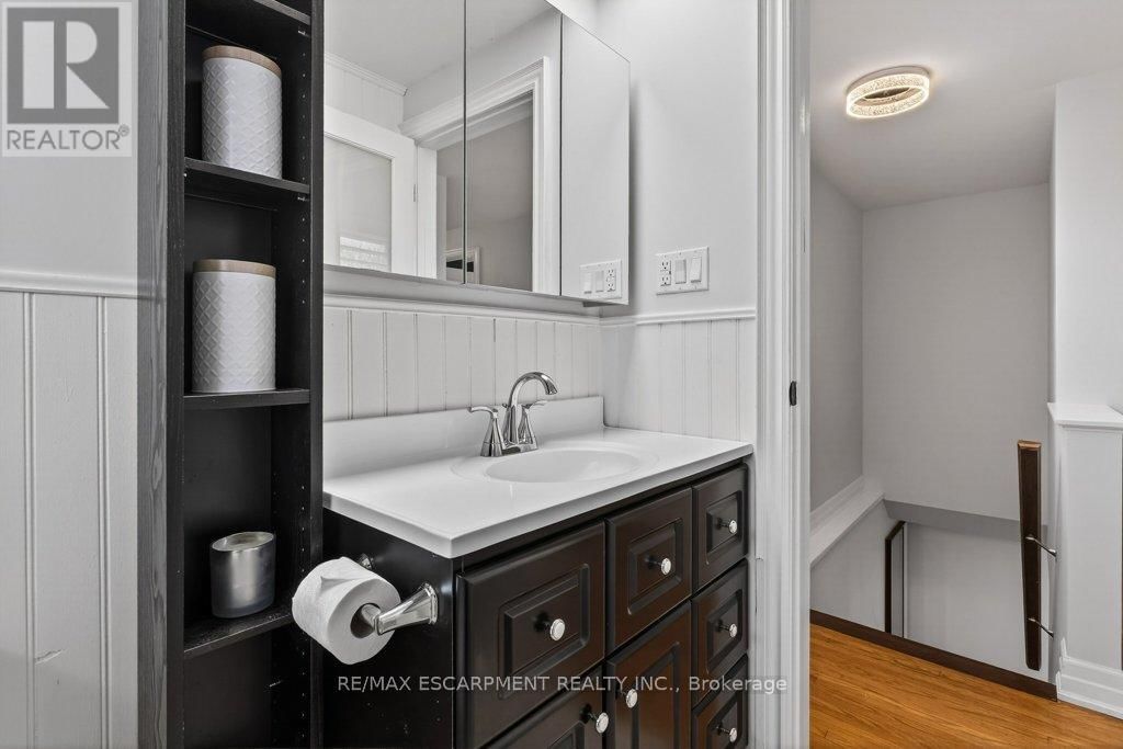 4931 CAMERON AVENUE Image 18