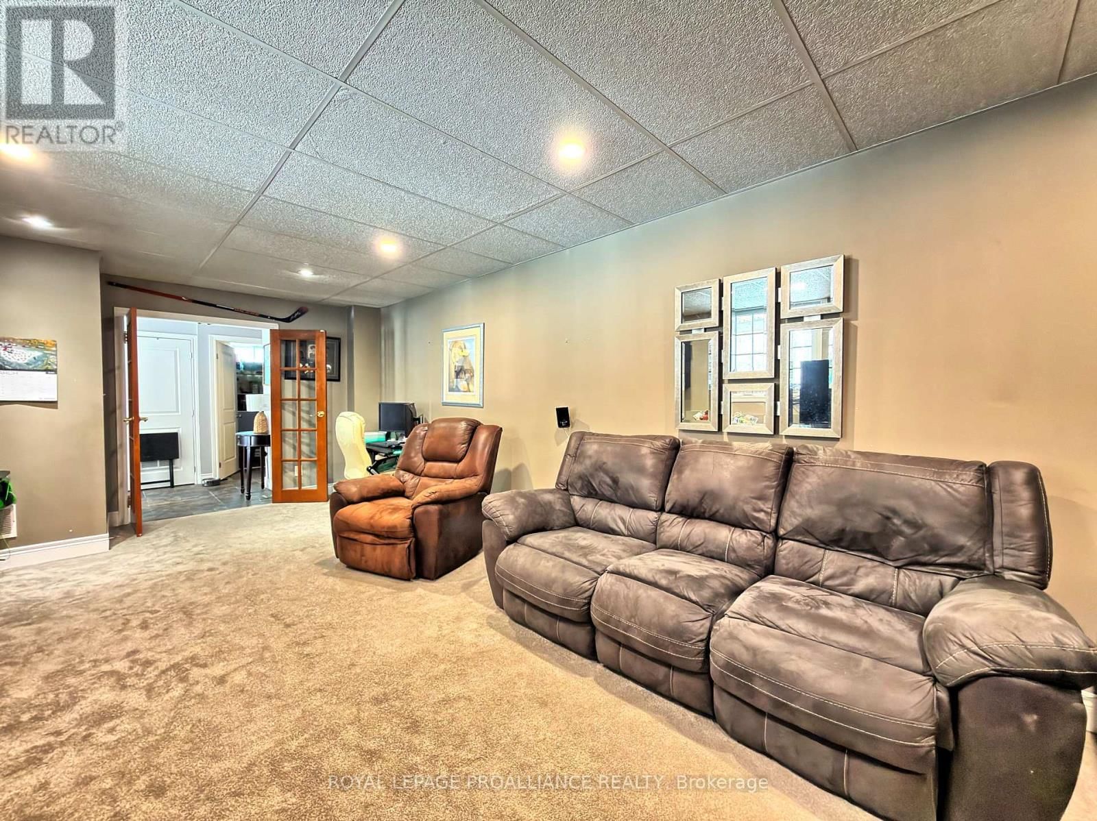 272 BELMONT 3RD LINE Image 32