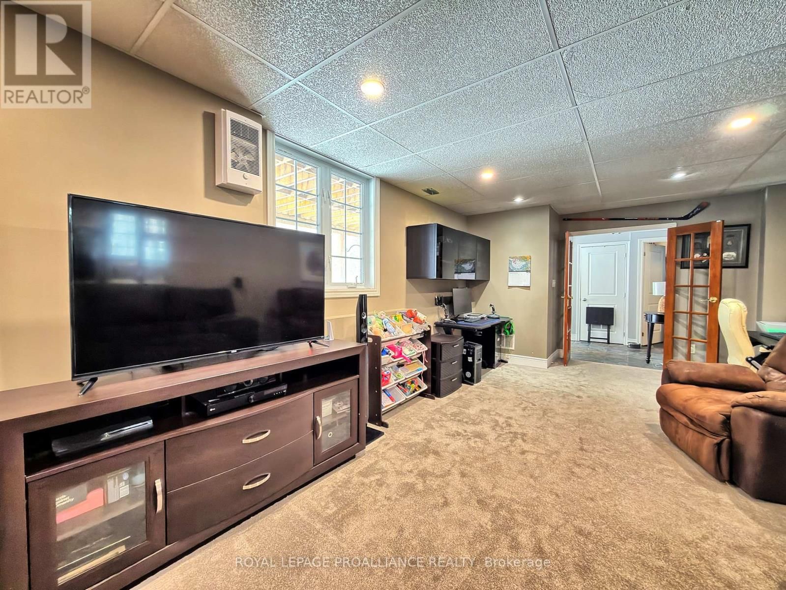 272 BELMONT 3RD LINE Image 34