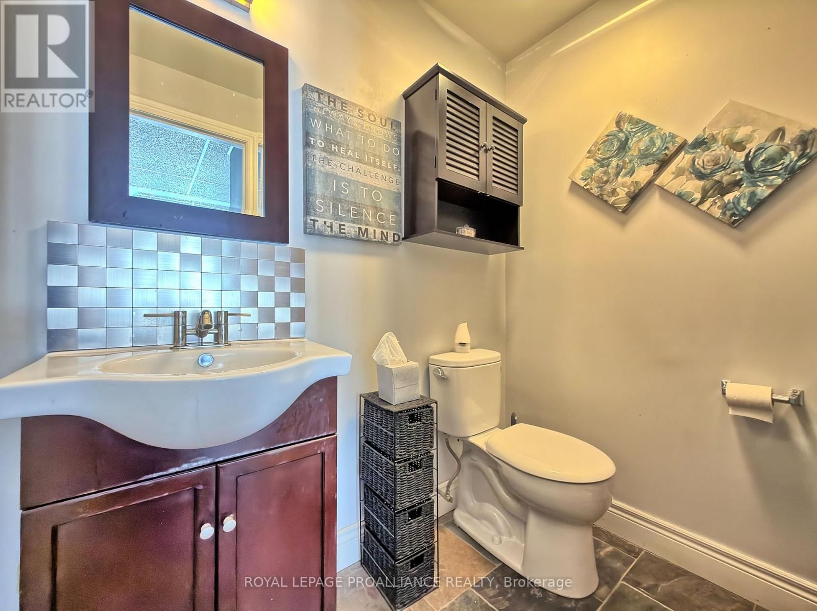 272 BELMONT 3RD LINE Image 36