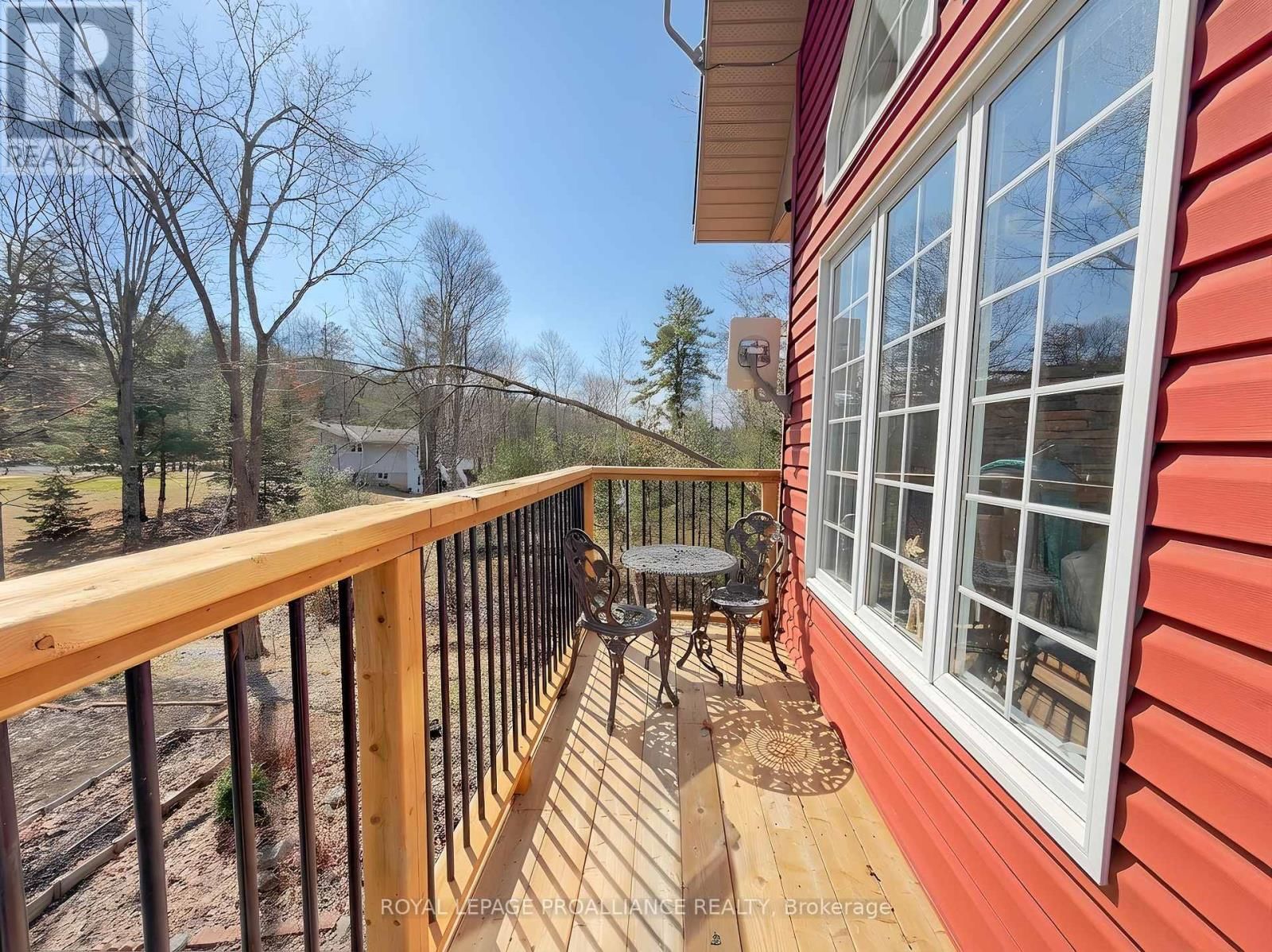 272 BELMONT 3RD LINE Image 44