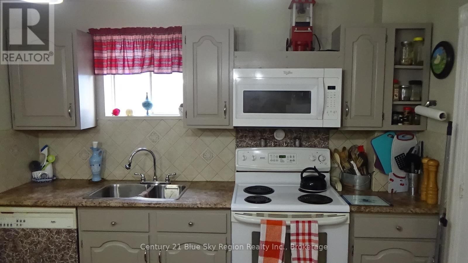 176 CHURCH STREET Image 17