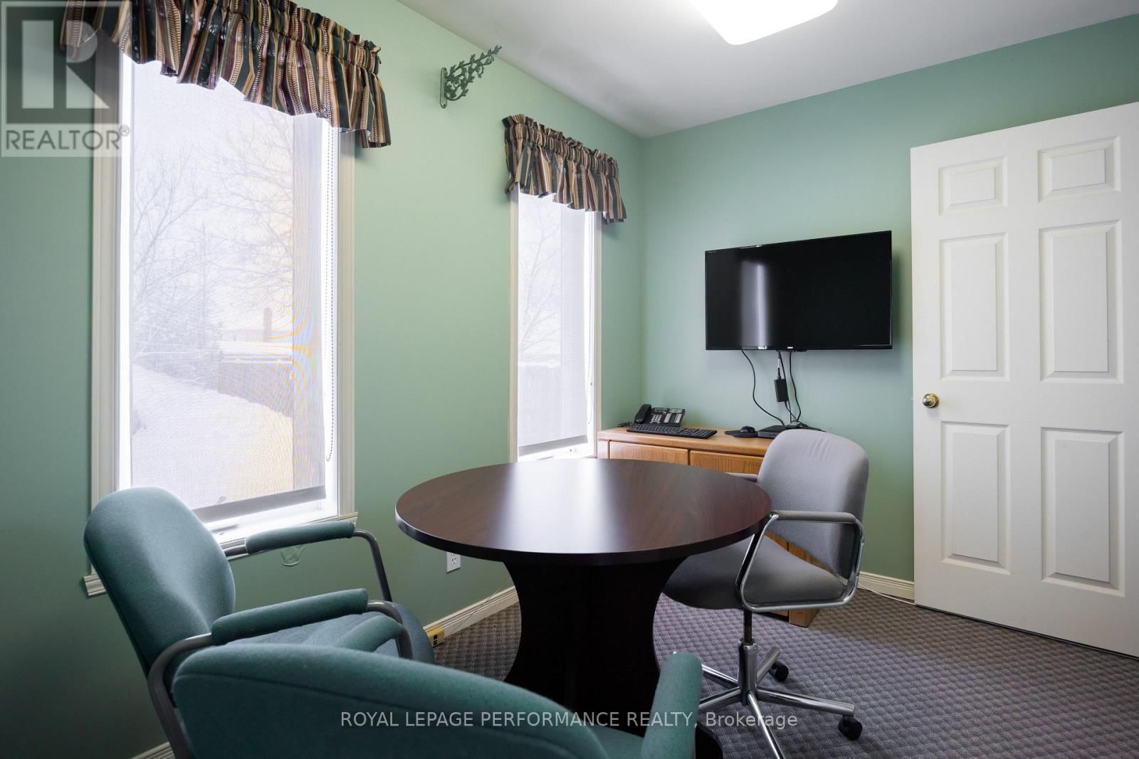 139 ALEXANDRIA MAIN STREET SOUTH Image 17