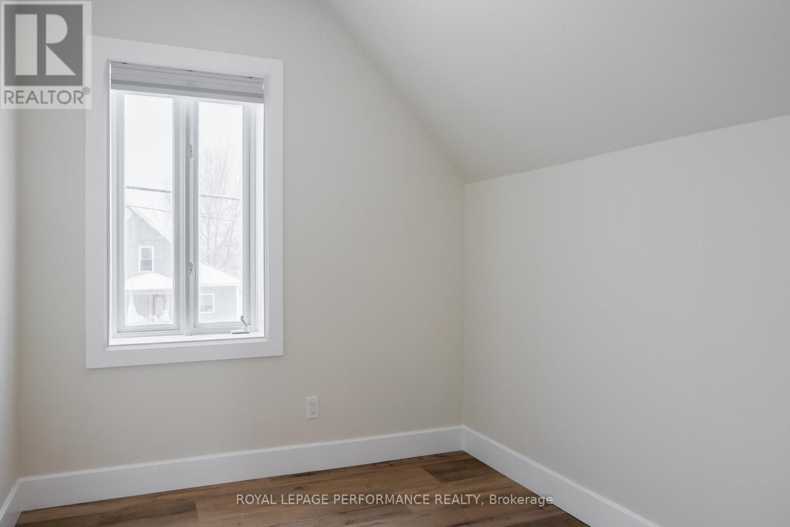 139 ALEXANDRIA MAIN STREET SOUTH Image 21