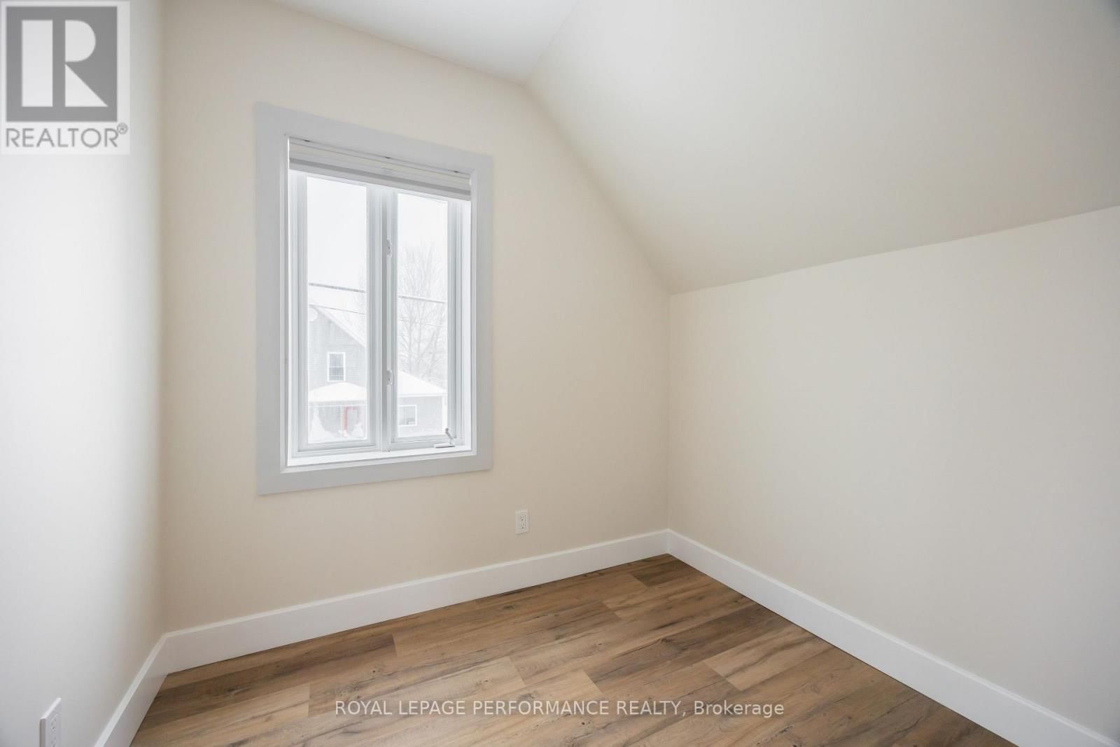 139 ALEXANDRIA MAIN STREET SOUTH Image 22